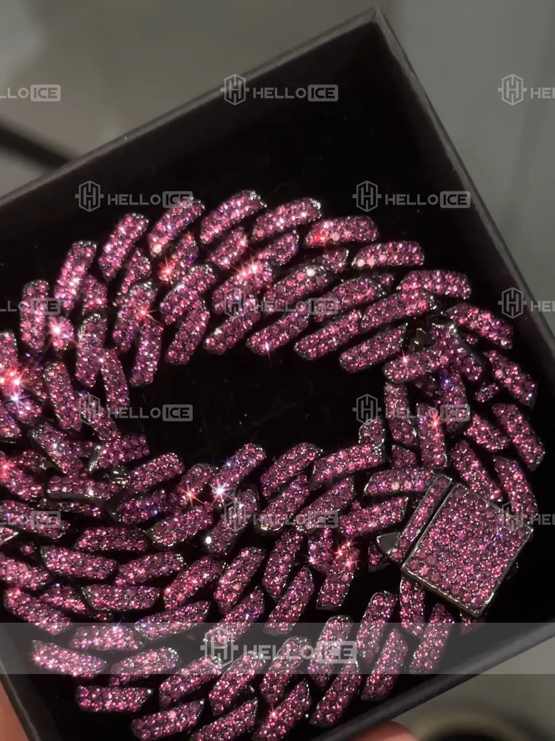 Helloice Review Image