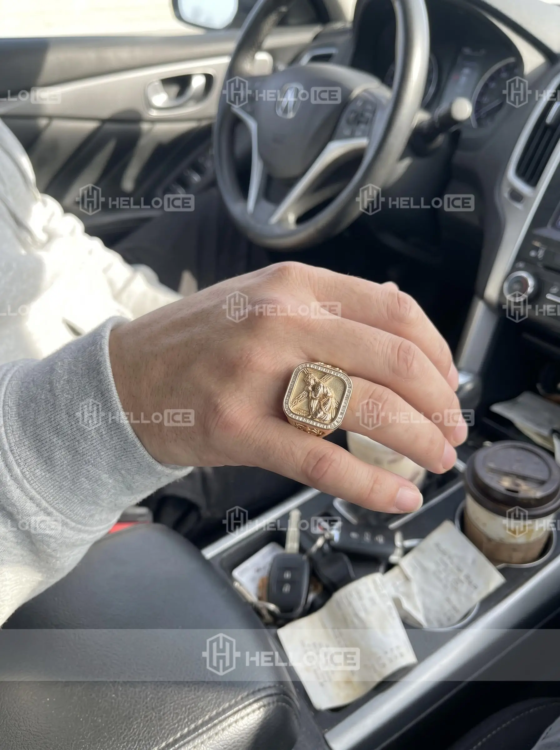 Helloice Review Image