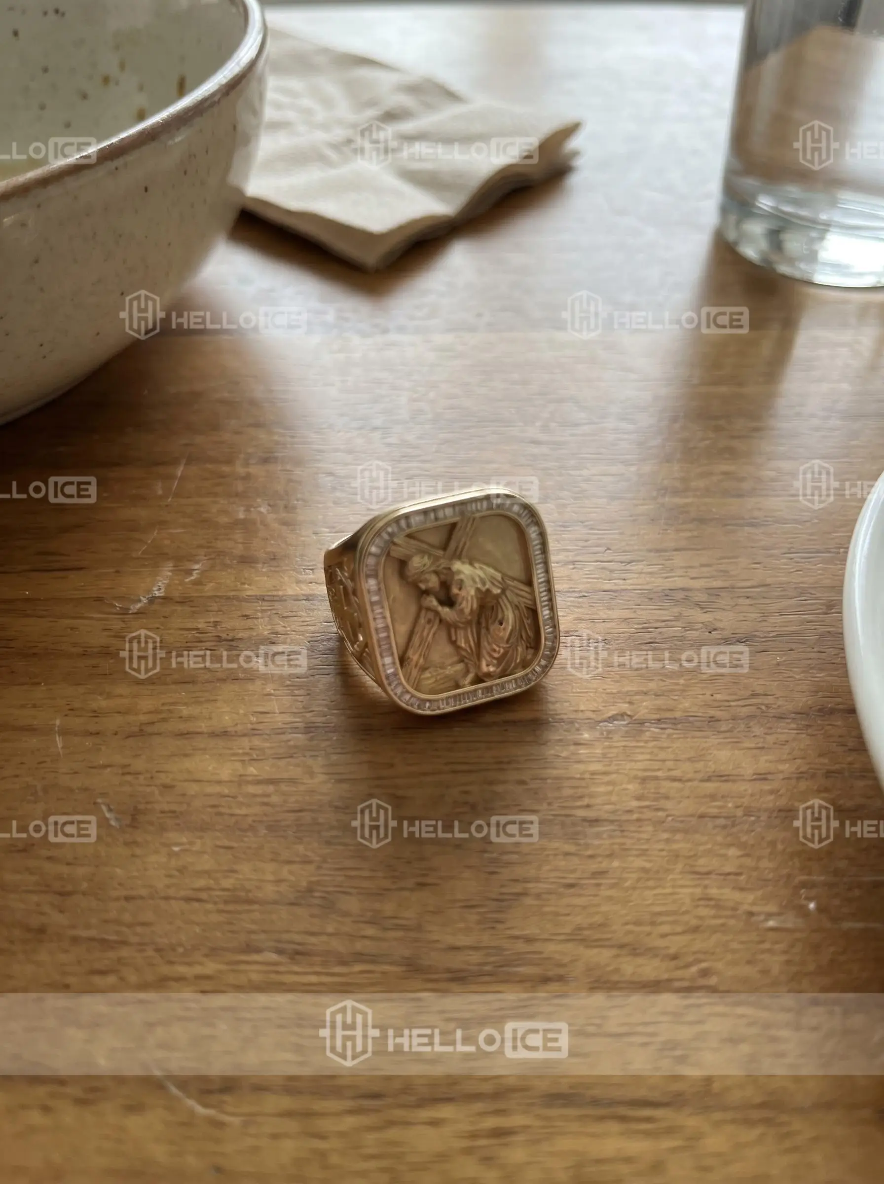 Helloice Review Image