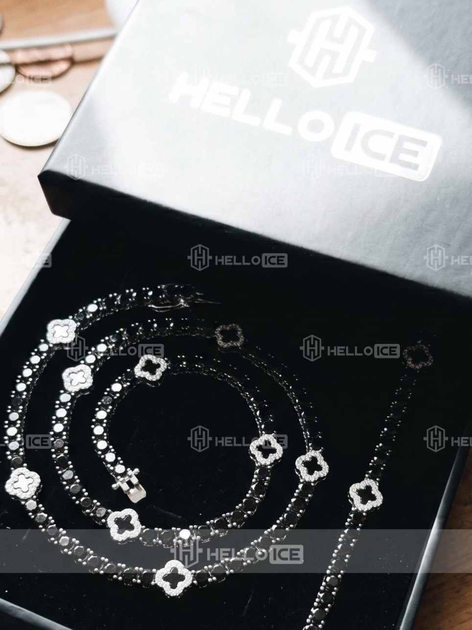 Helloice Review Image
