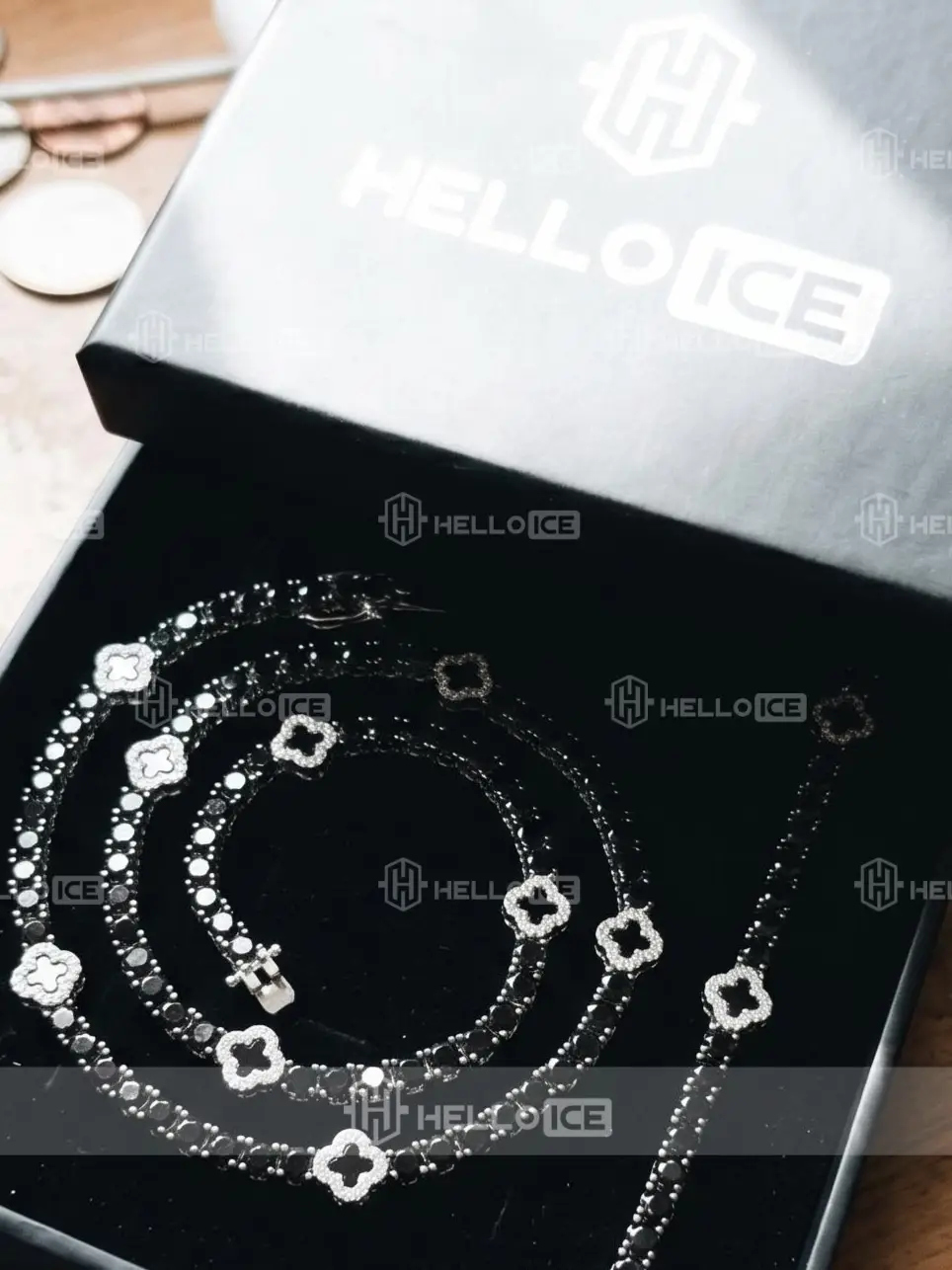 Helloice Review Image