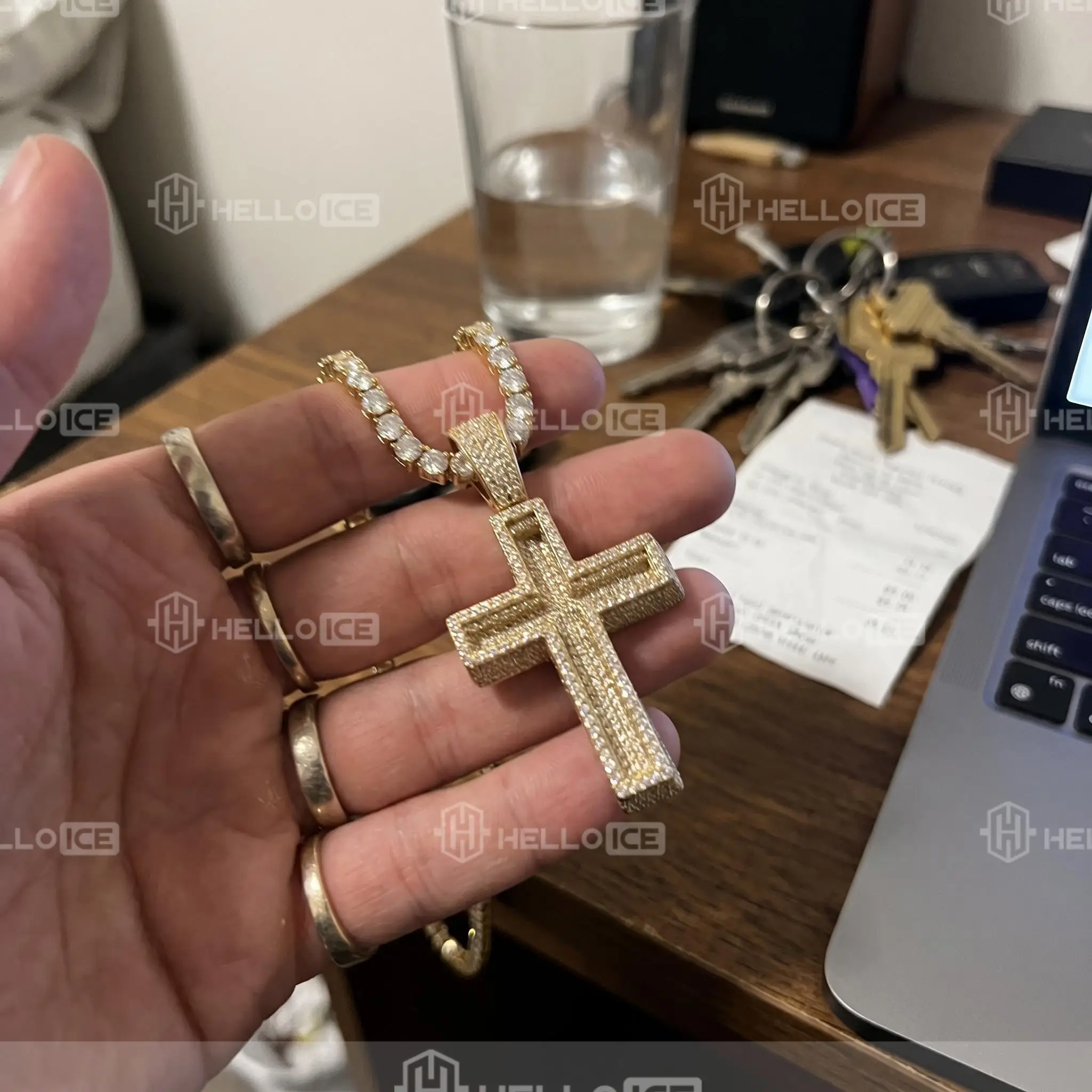 Helloice Review Image