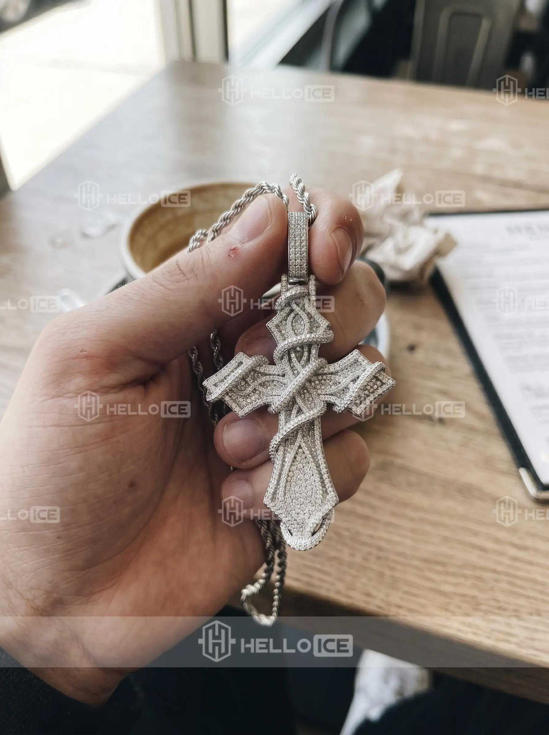 Helloice Review Image