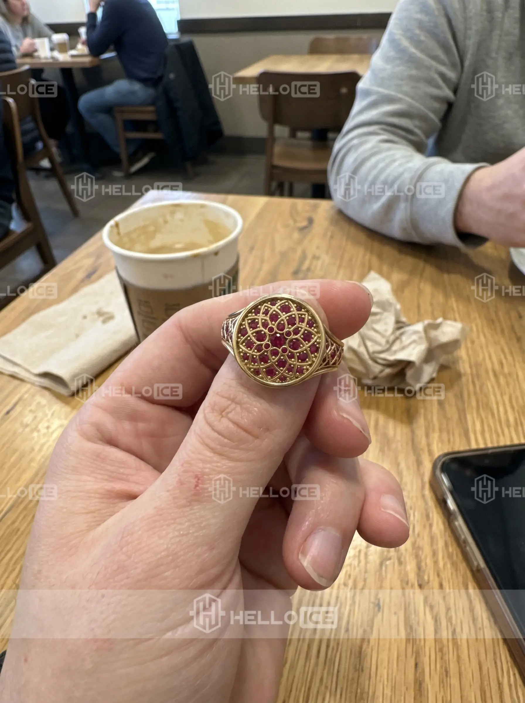 Helloice Review Image