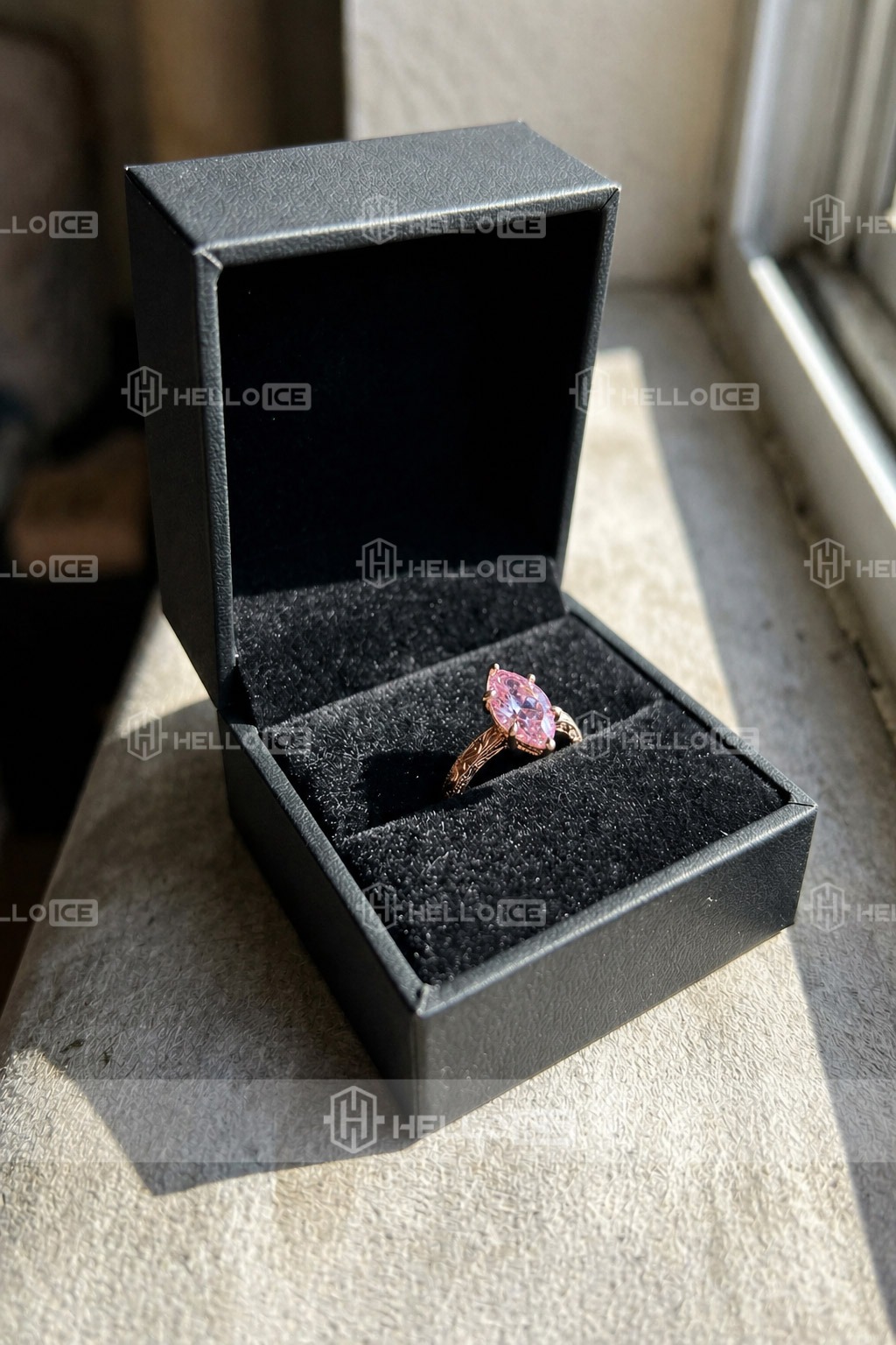 Helloice Review Image