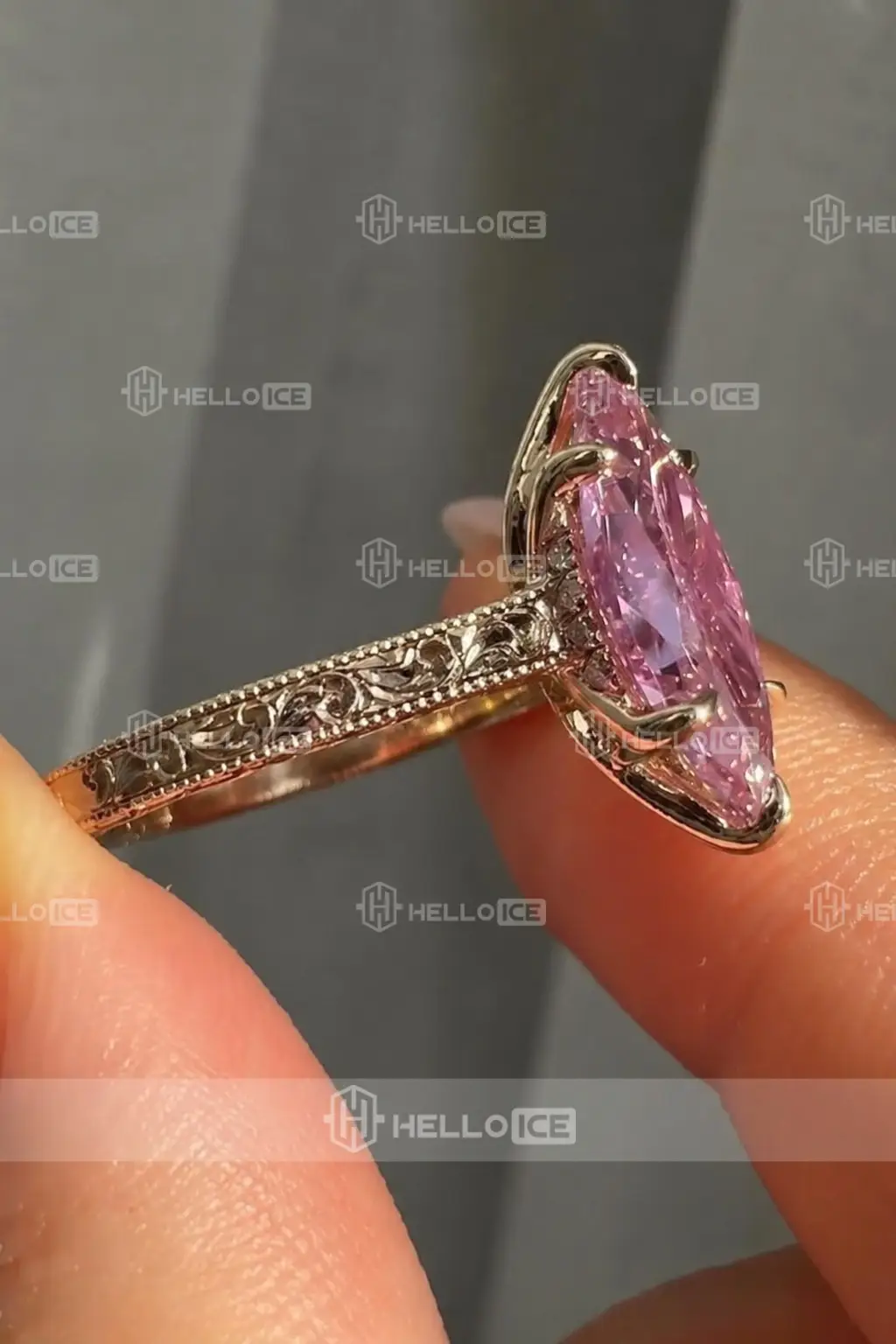 Helloice Review Image