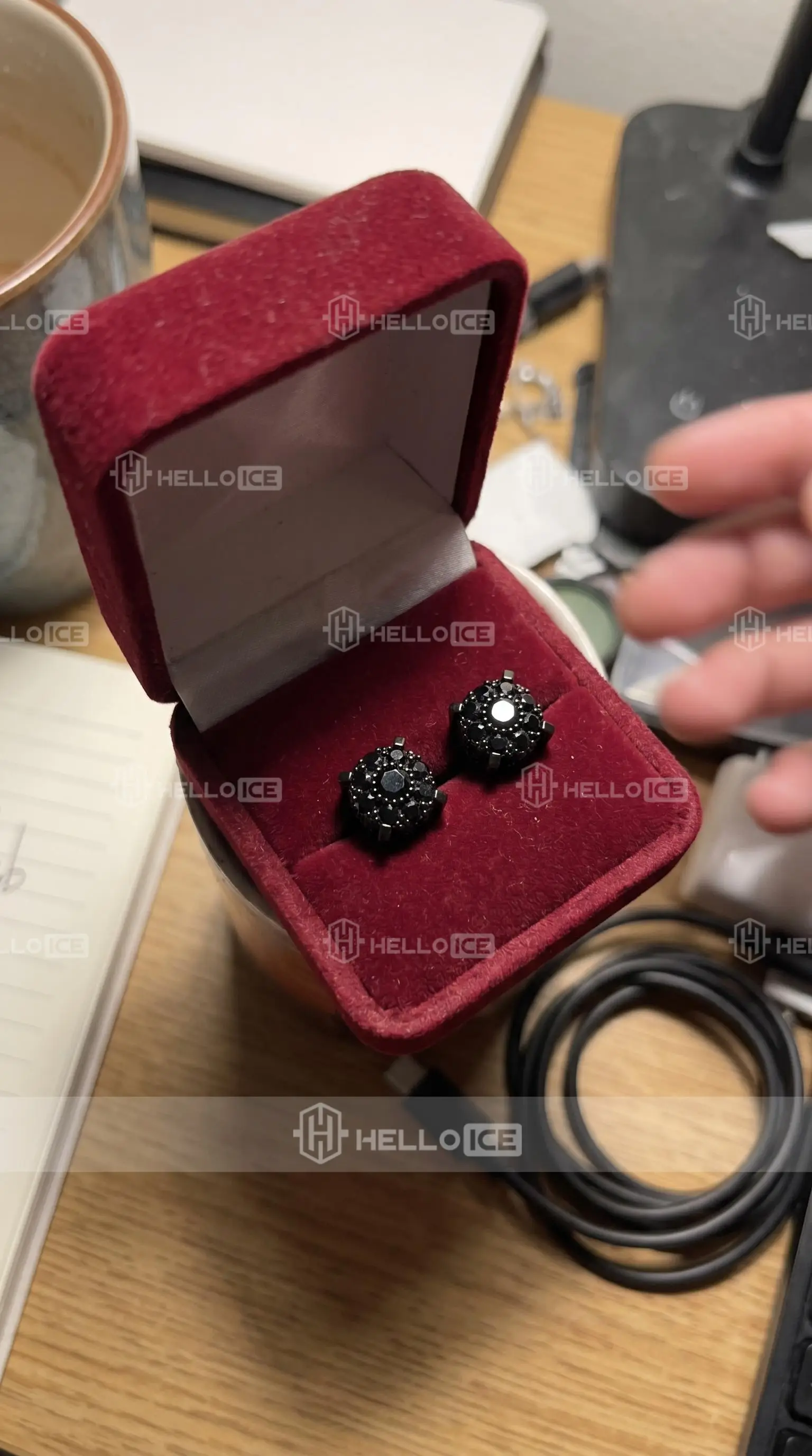 Helloice Review Image