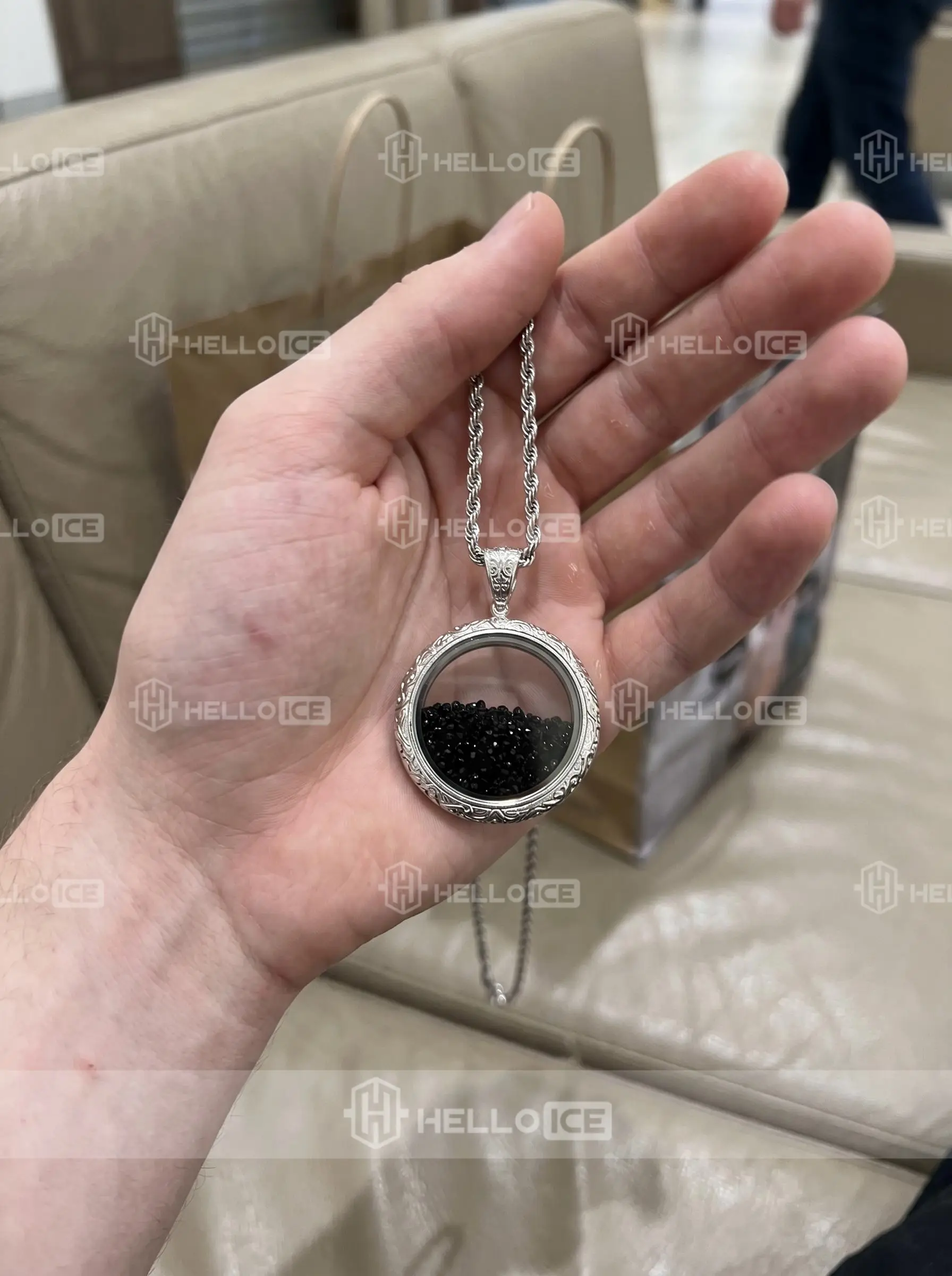 Helloice Review Image