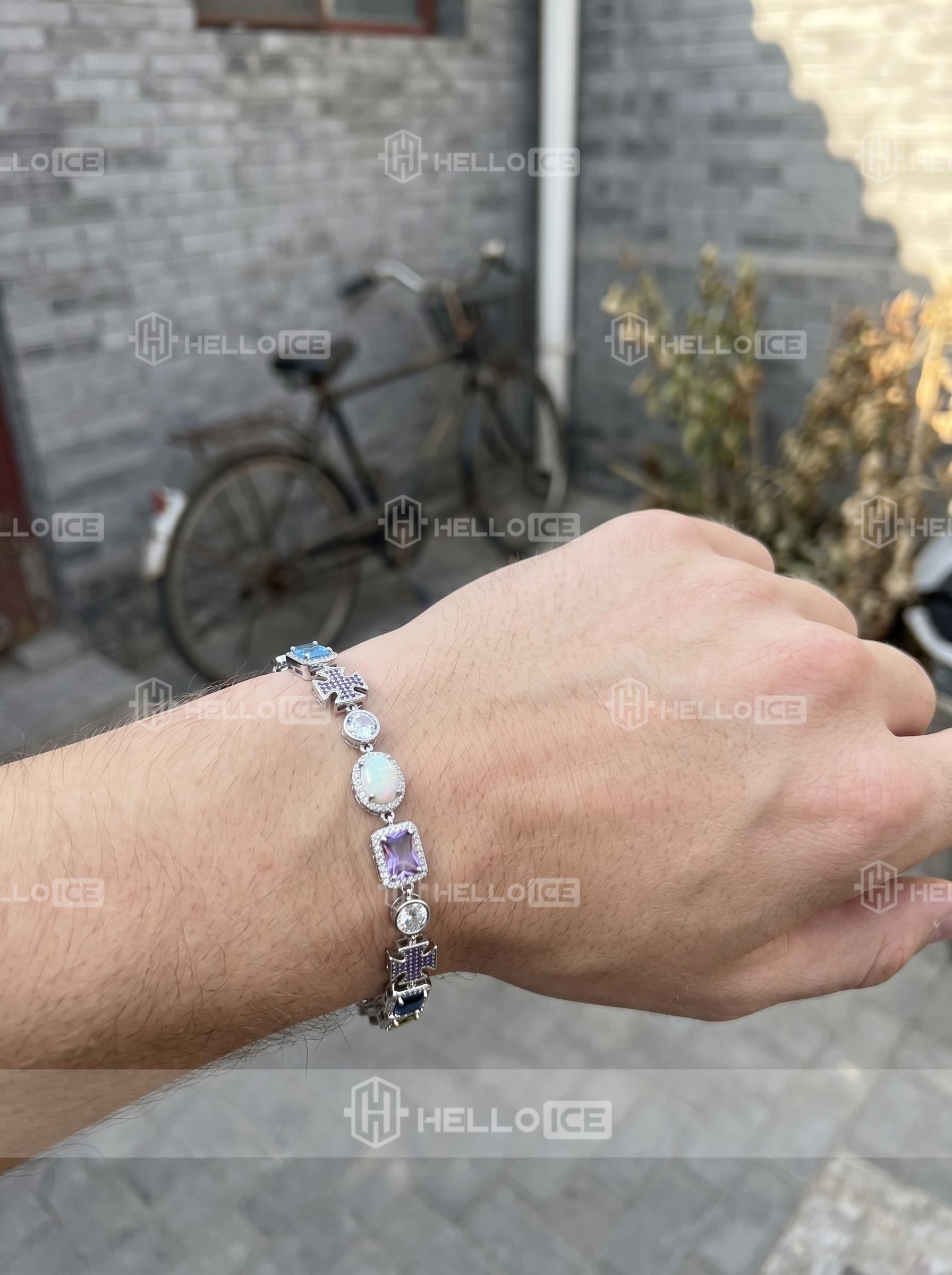 Helloice Review Image