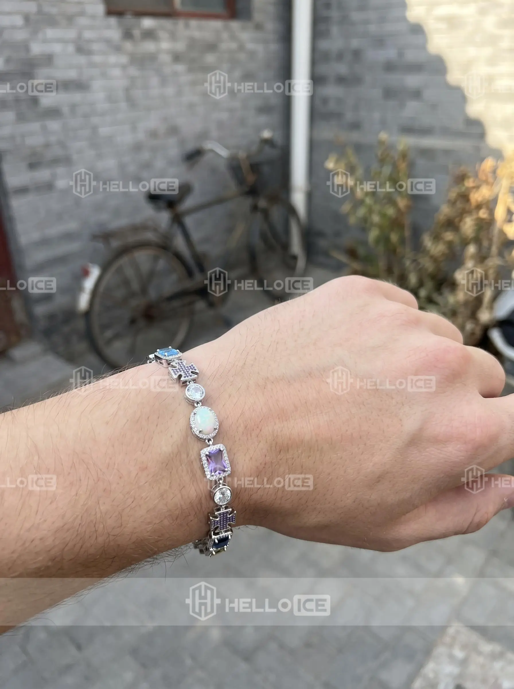 Helloice Review Image