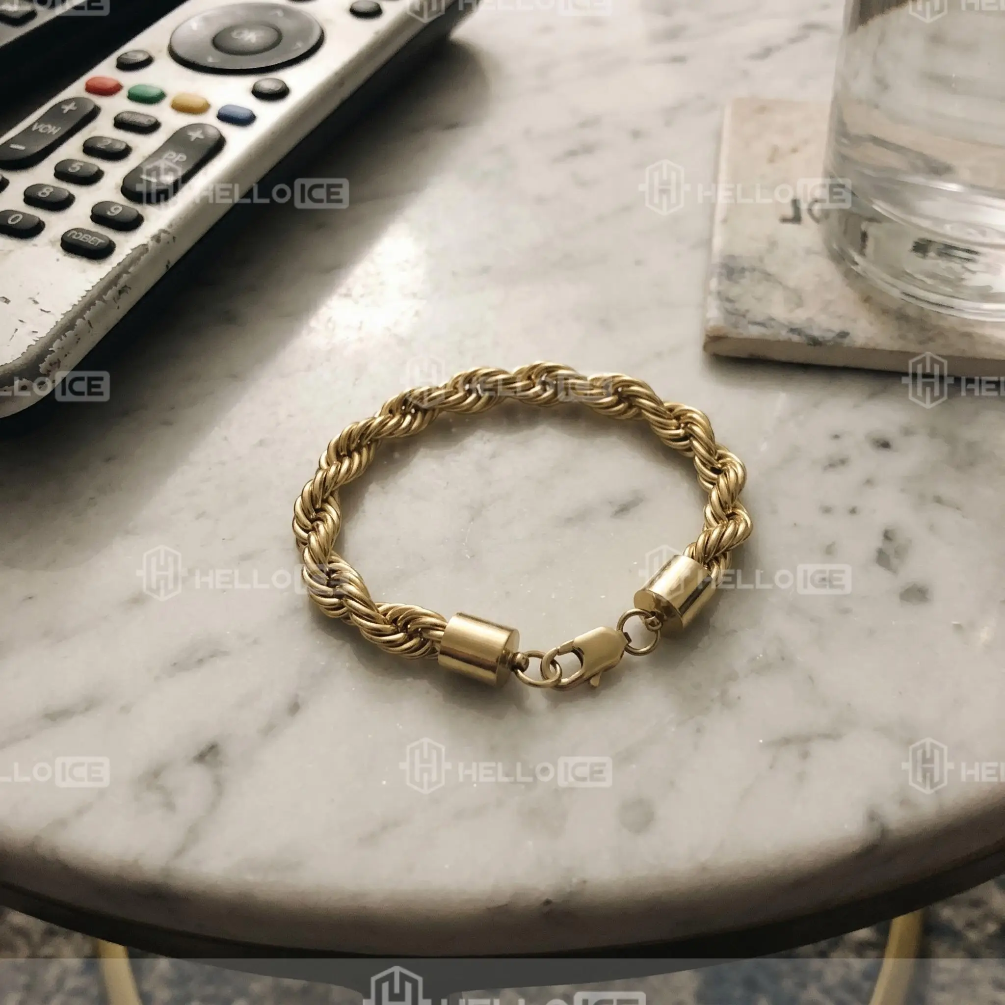 Helloice Review Image