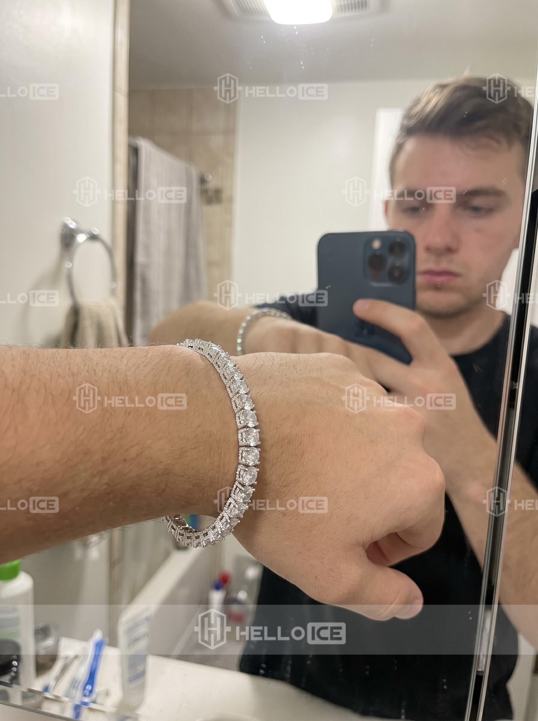 Helloice Review Image
