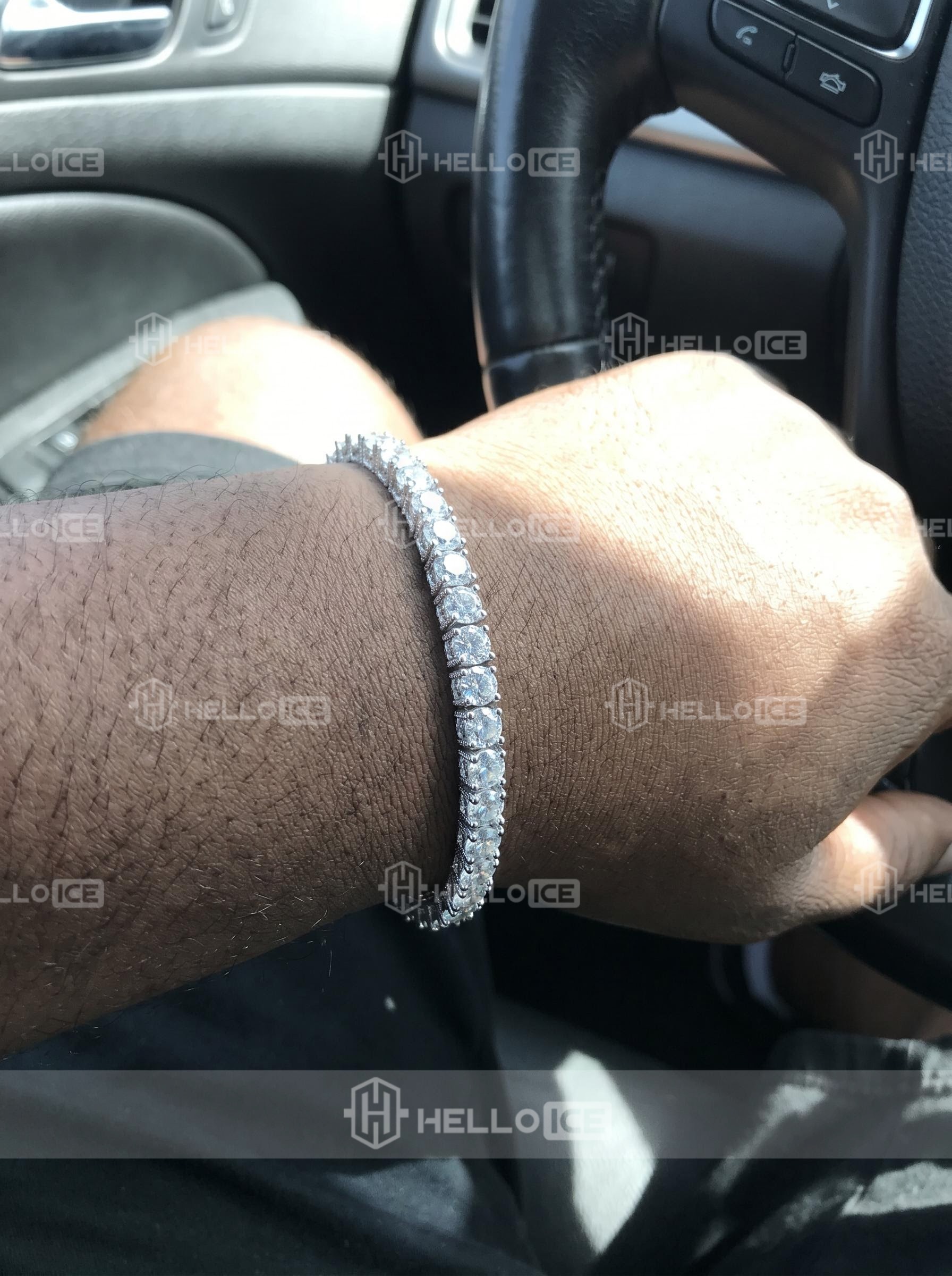Helloice Review Image