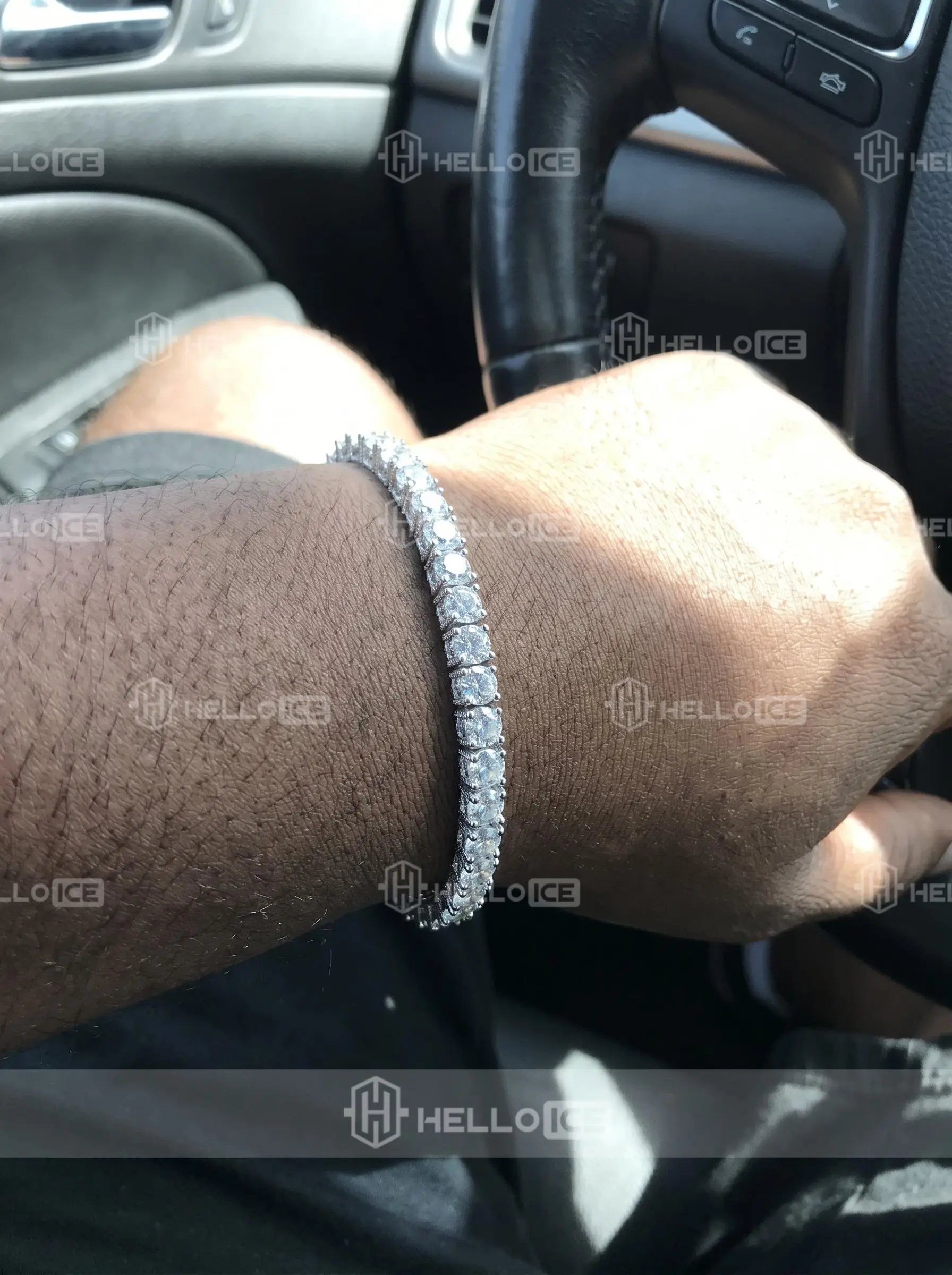Helloice Review Image