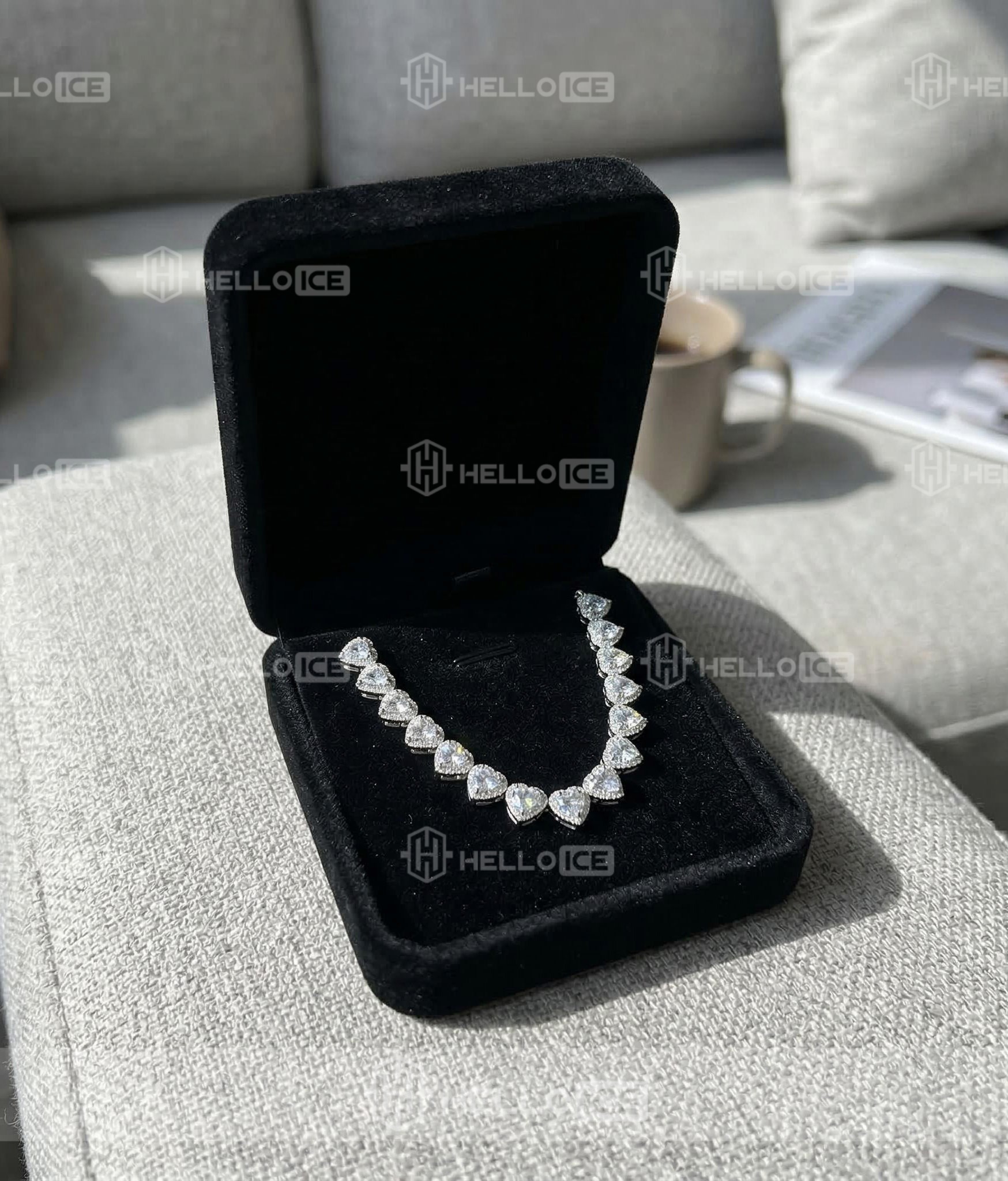 Helloice Review Image