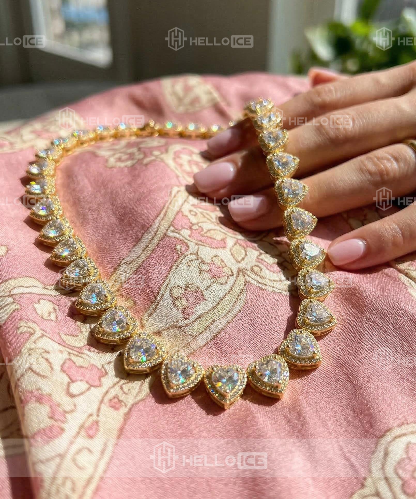 Helloice Review Image