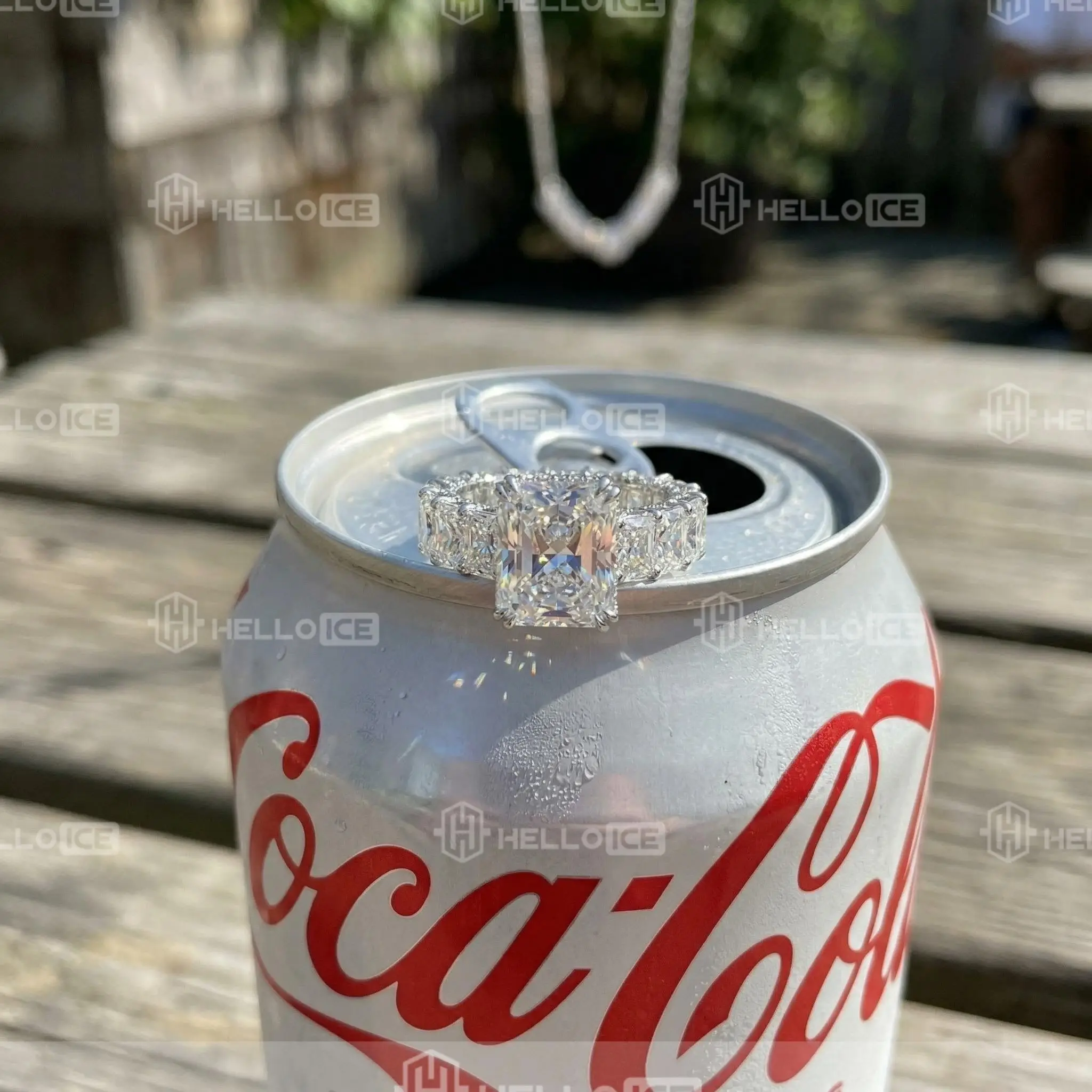 Helloice Review Image