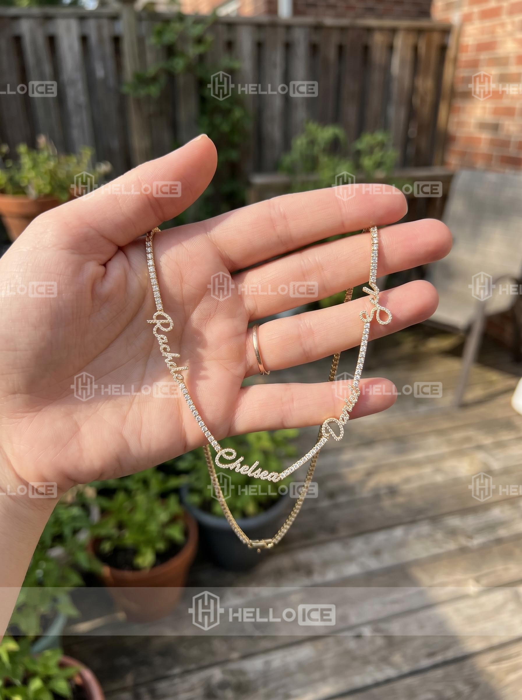 Helloice Review Image