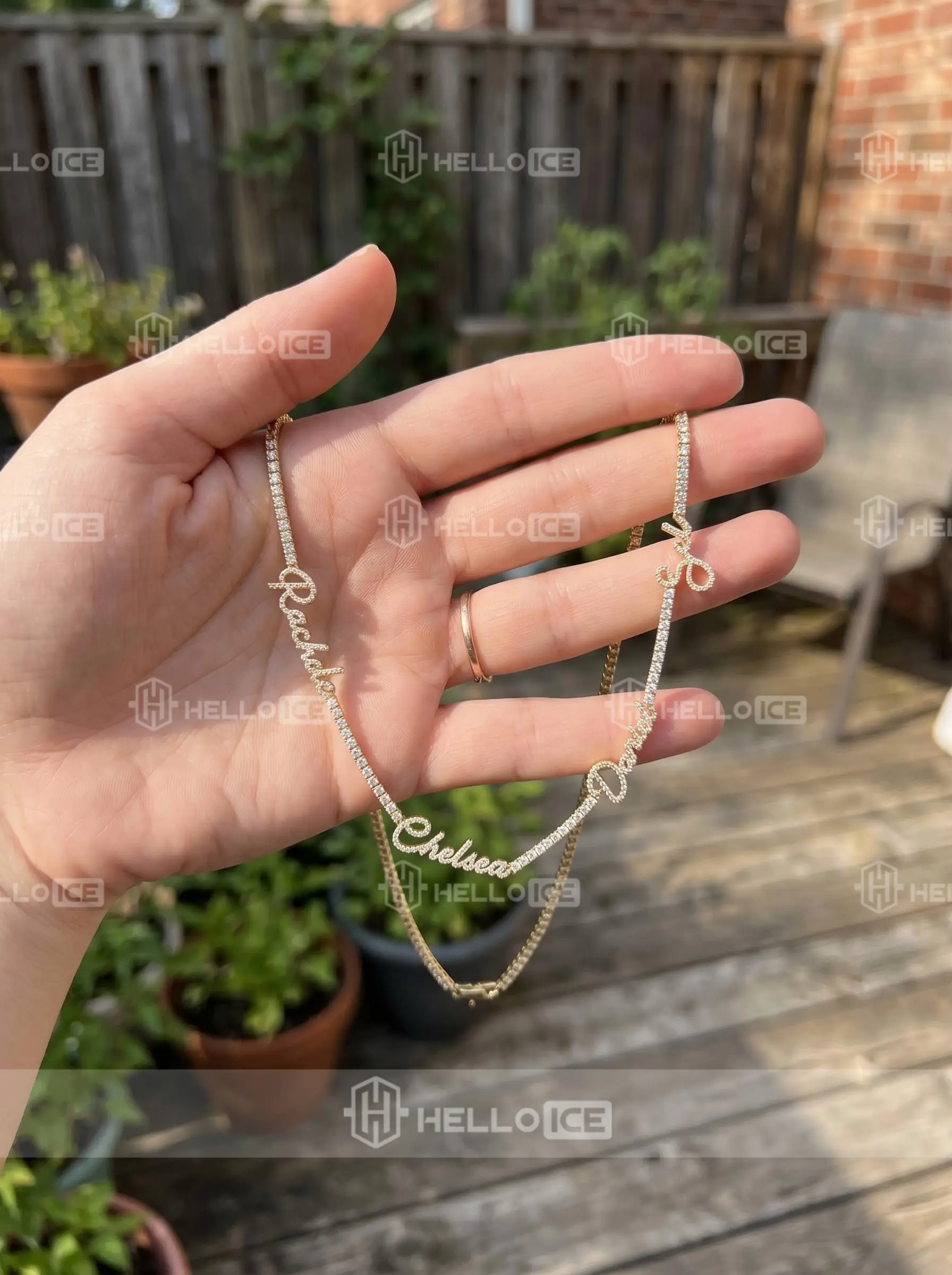 Helloice Review Image
