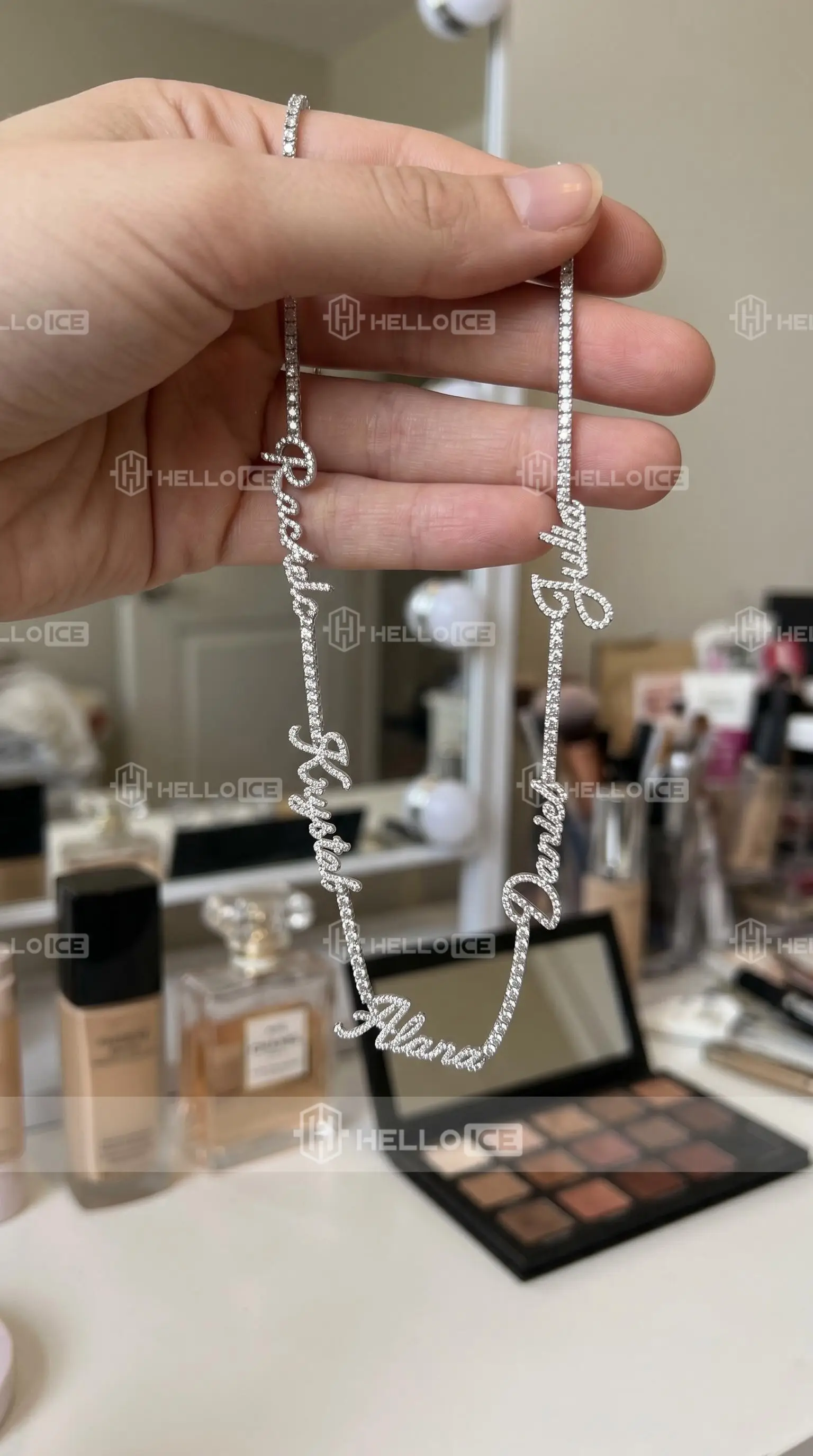 Helloice Review Image