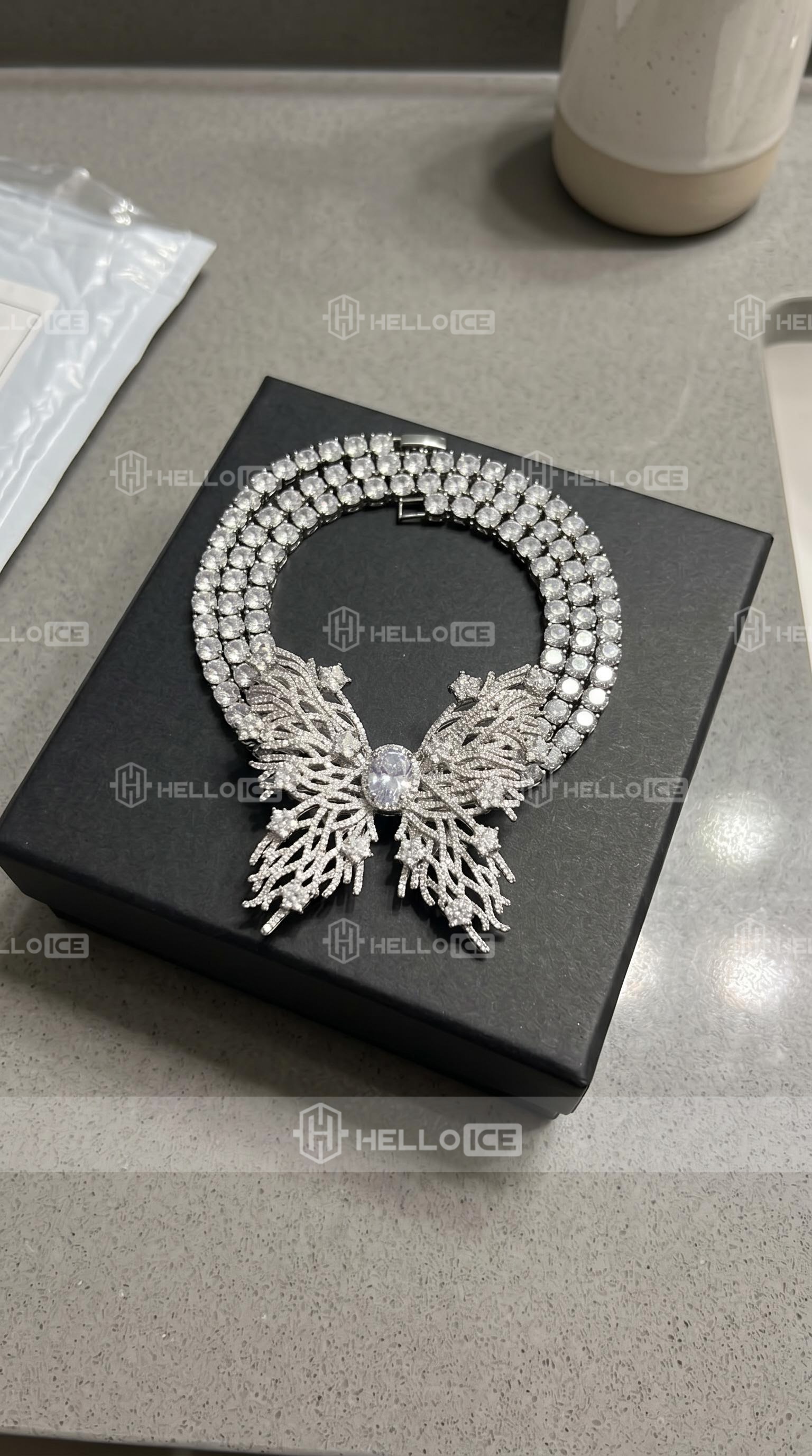 Helloice Review Image