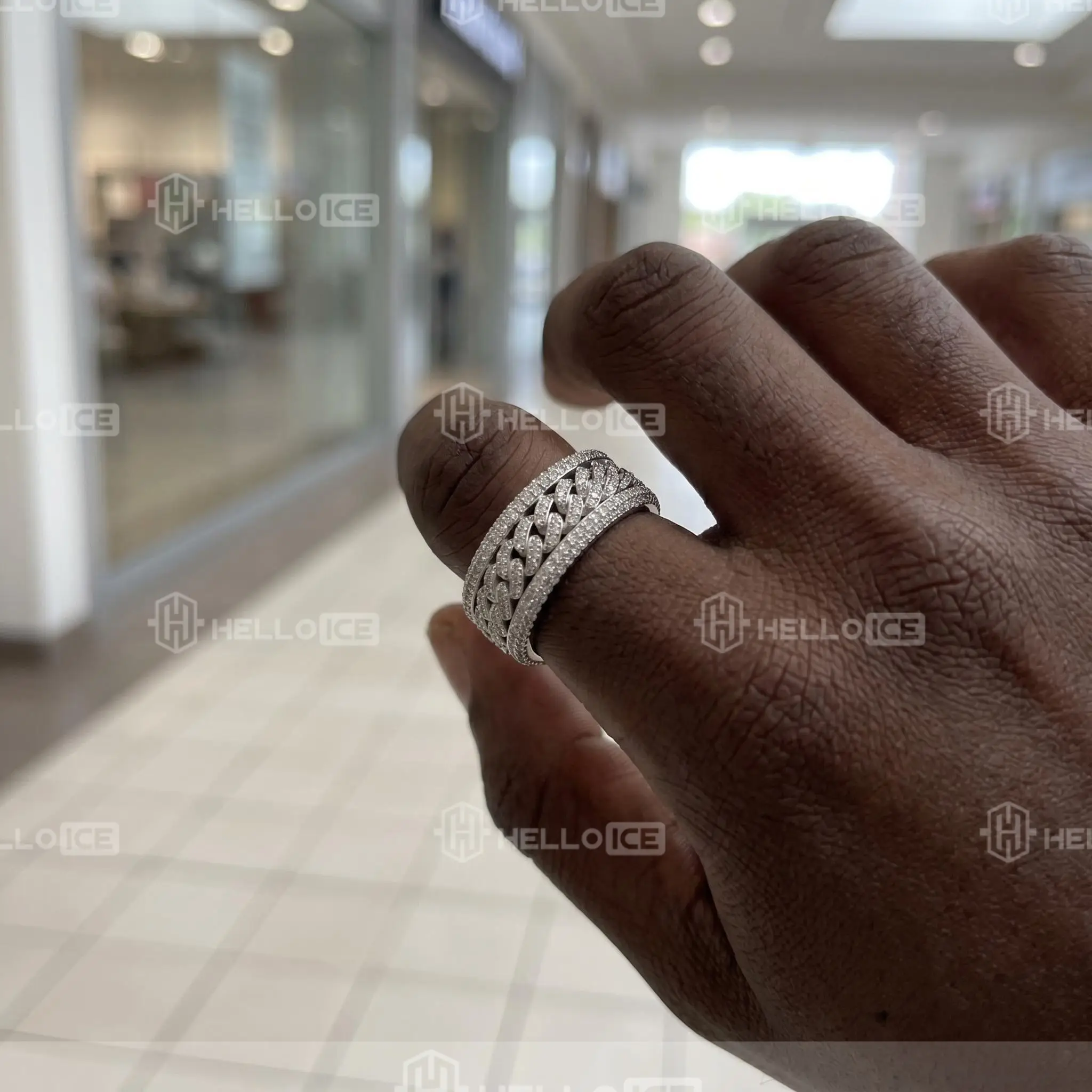 Helloice Review Image
