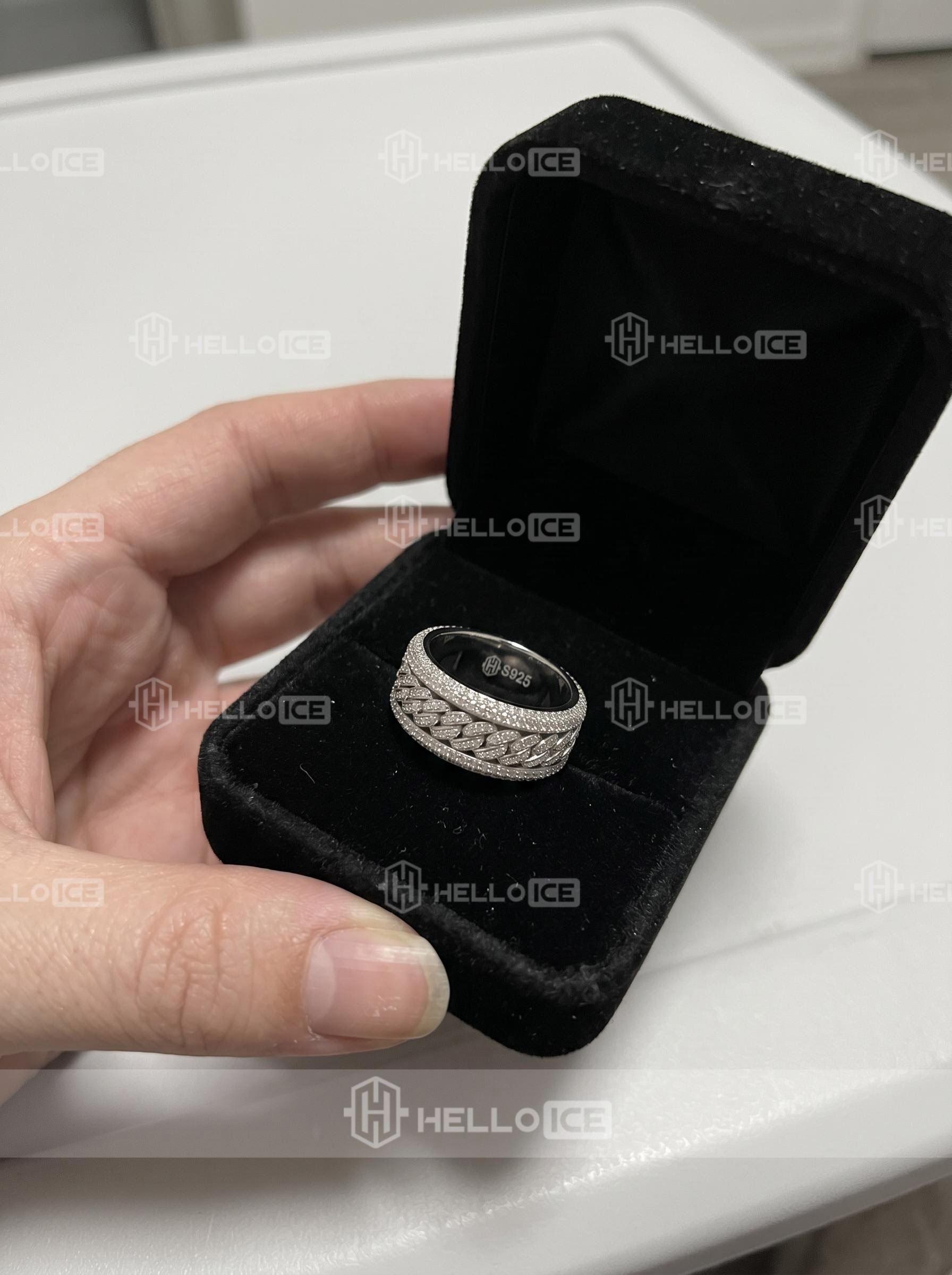 Helloice Review Image