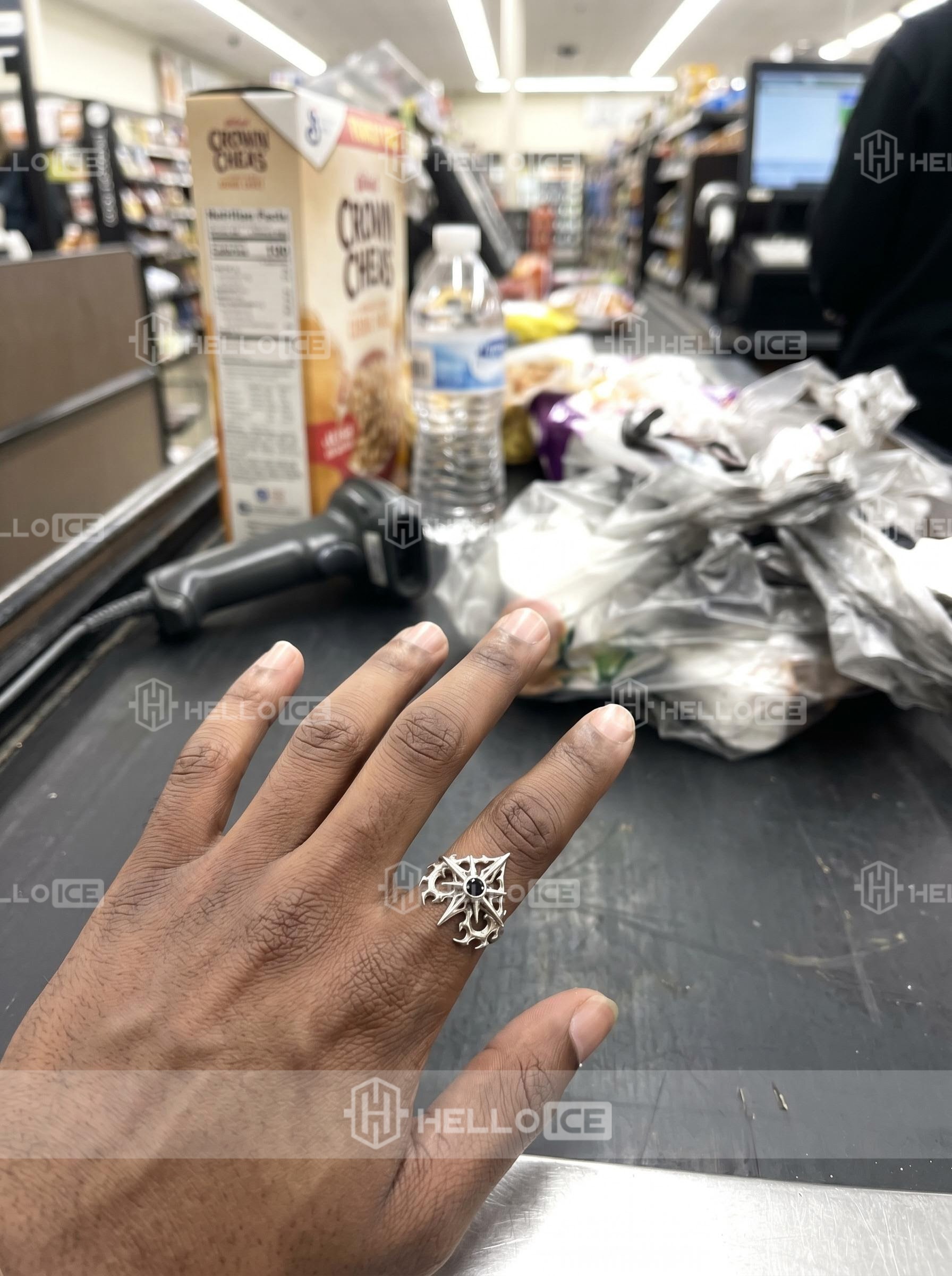 Helloice Review Image
