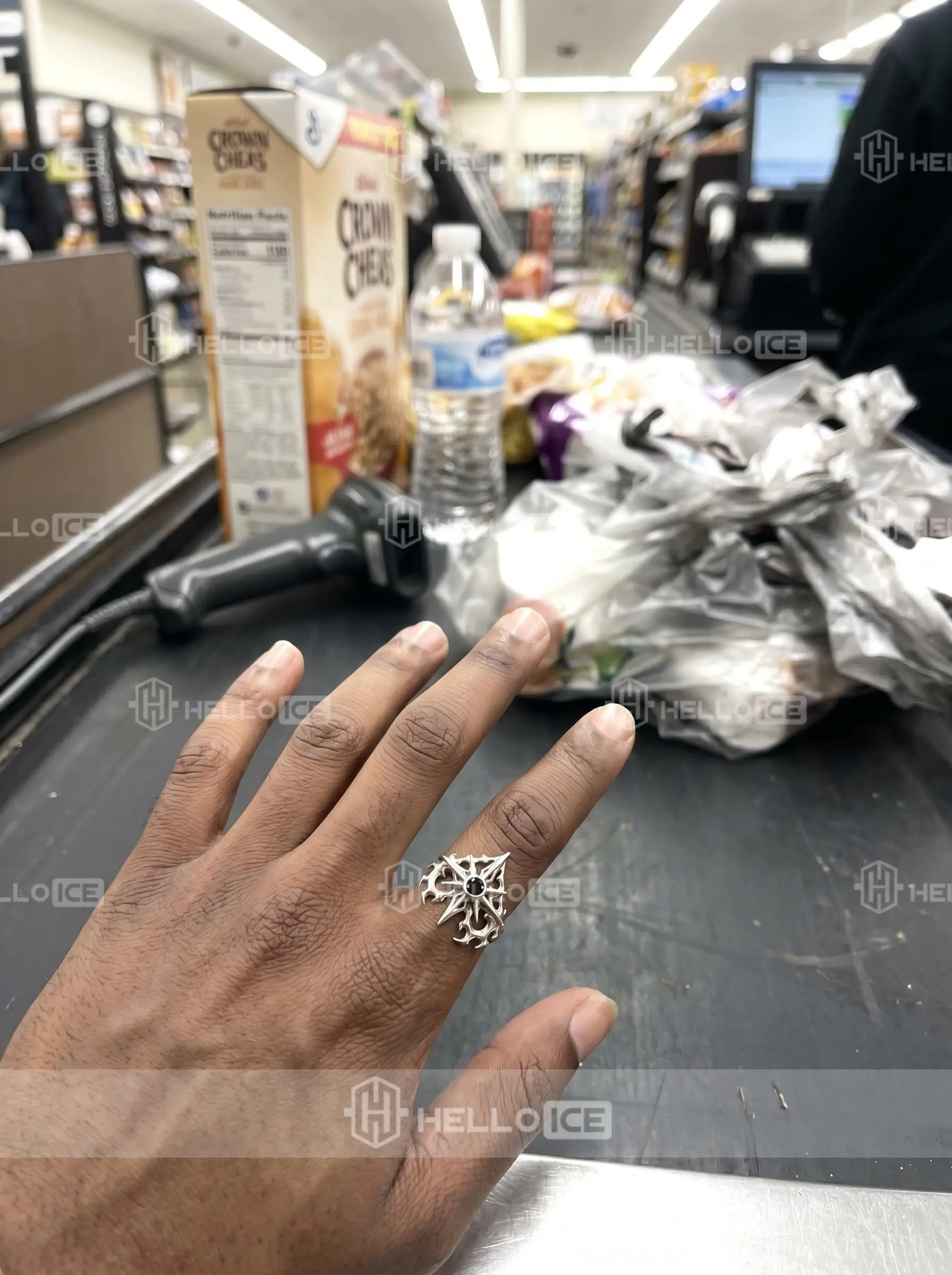 Helloice Review Image