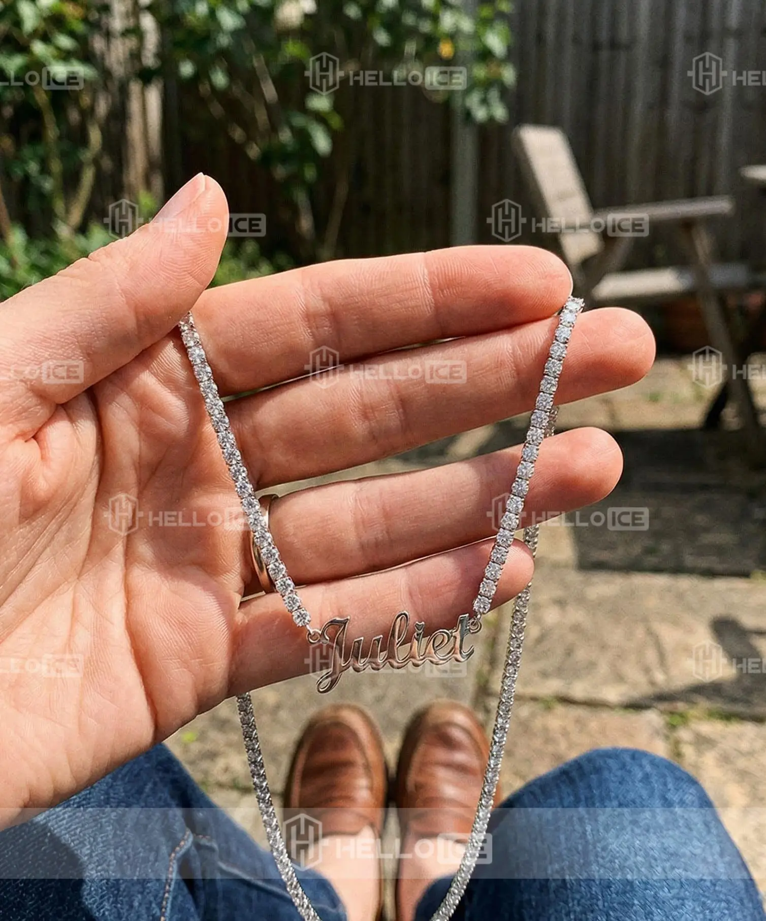 Helloice Review Image