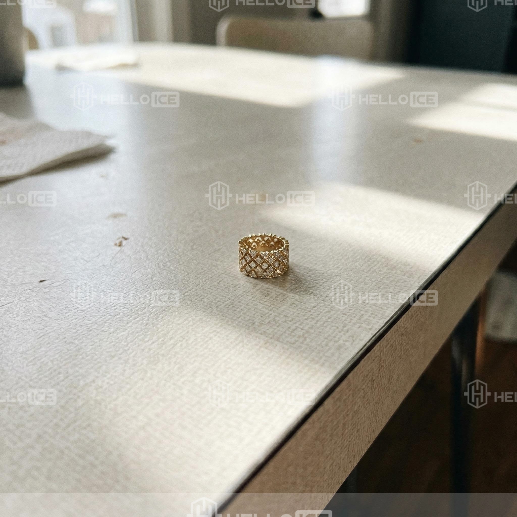 Helloice Review Image