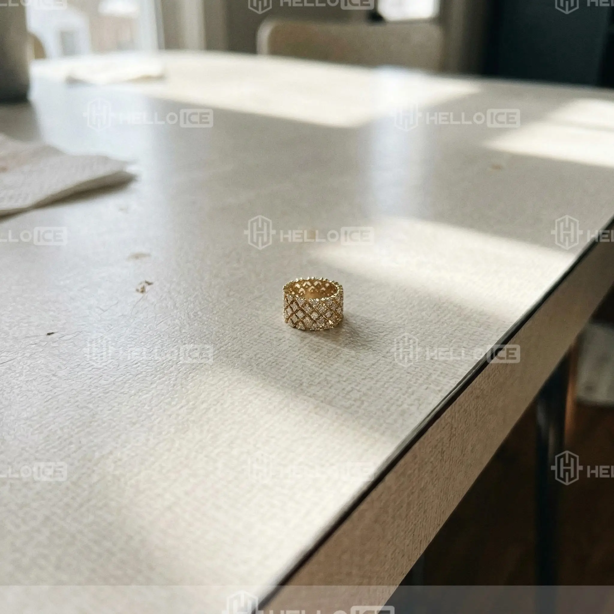 Helloice Review Image