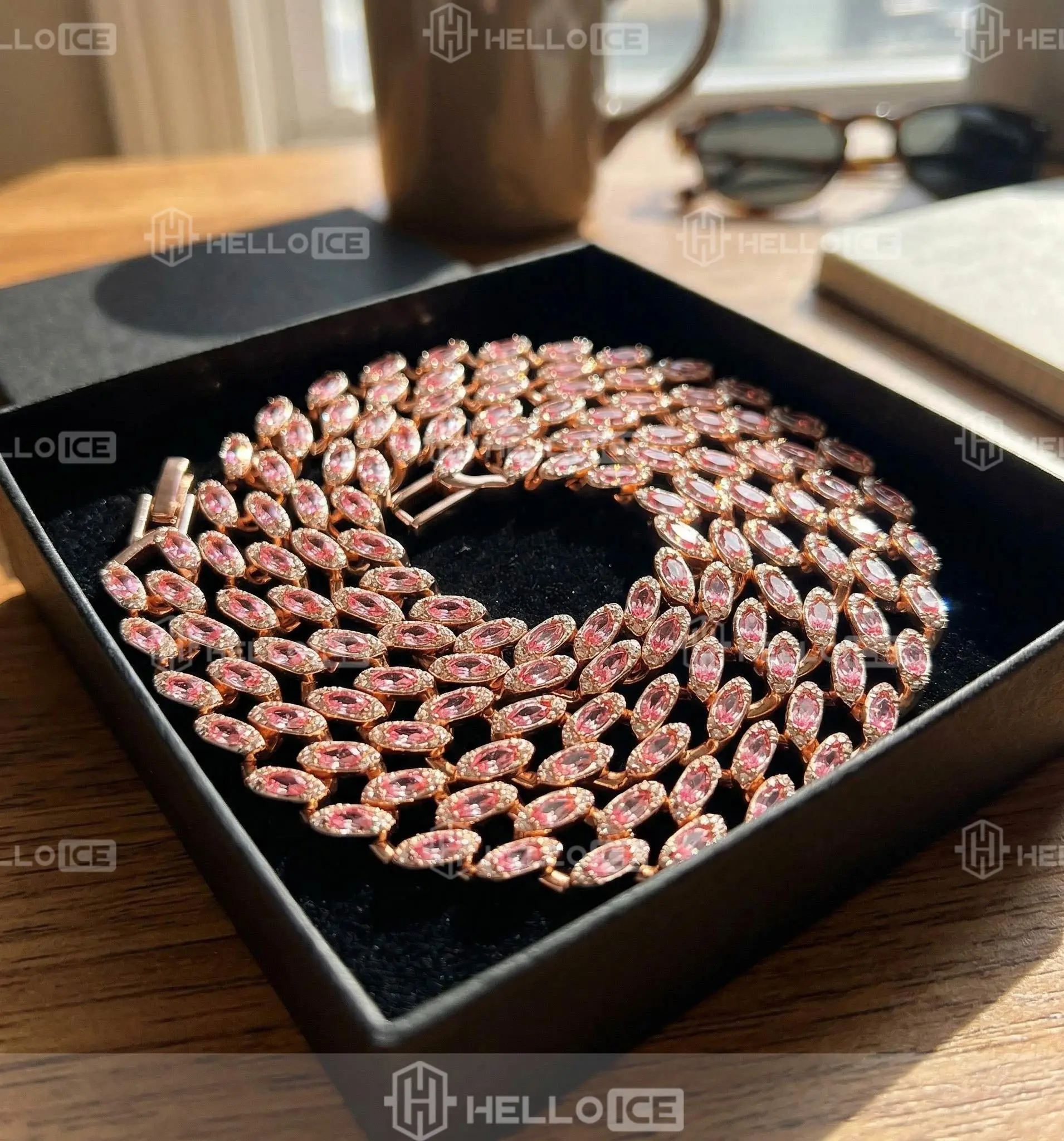 Helloice Review Image