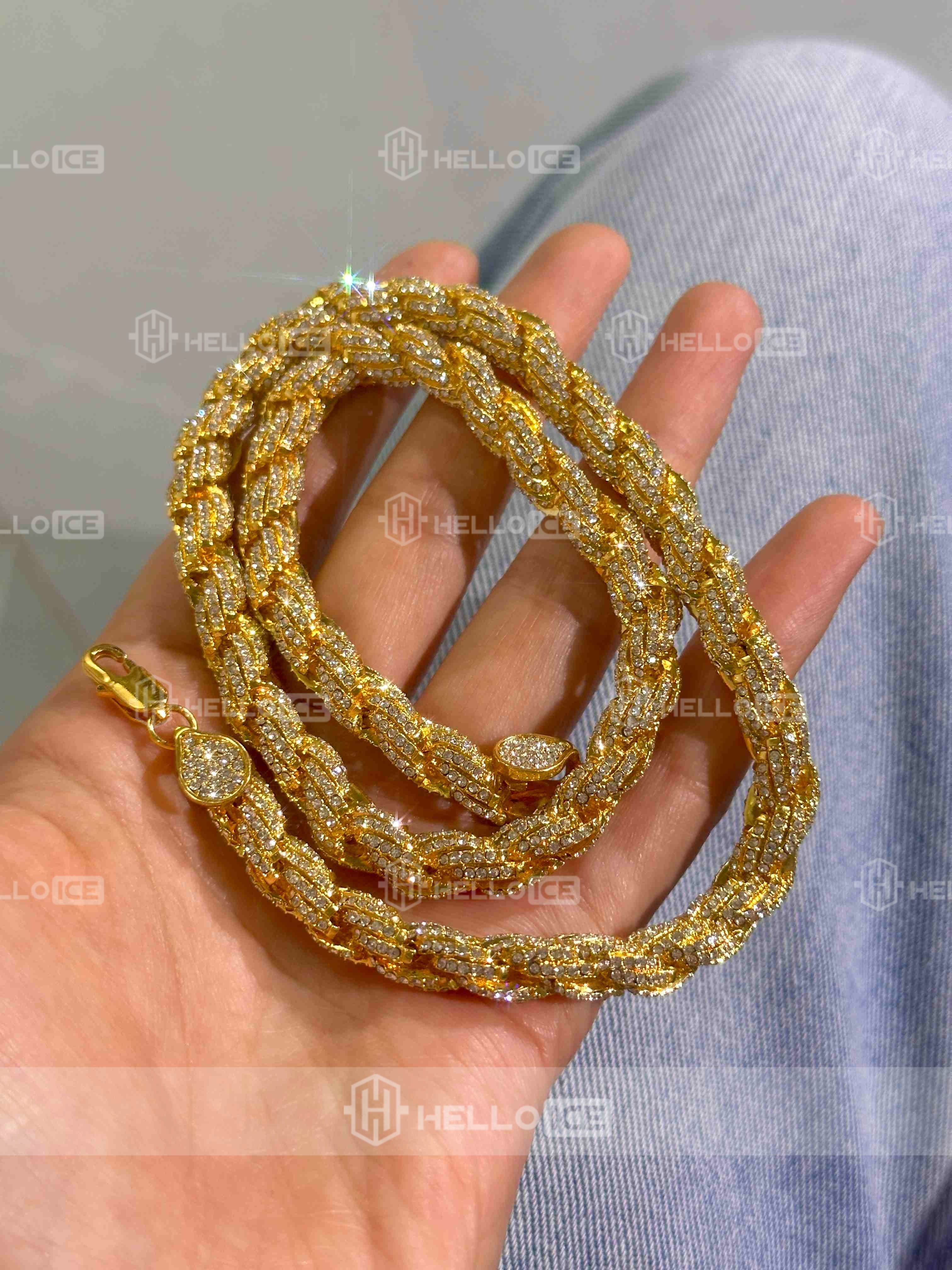 Helloice Review Image