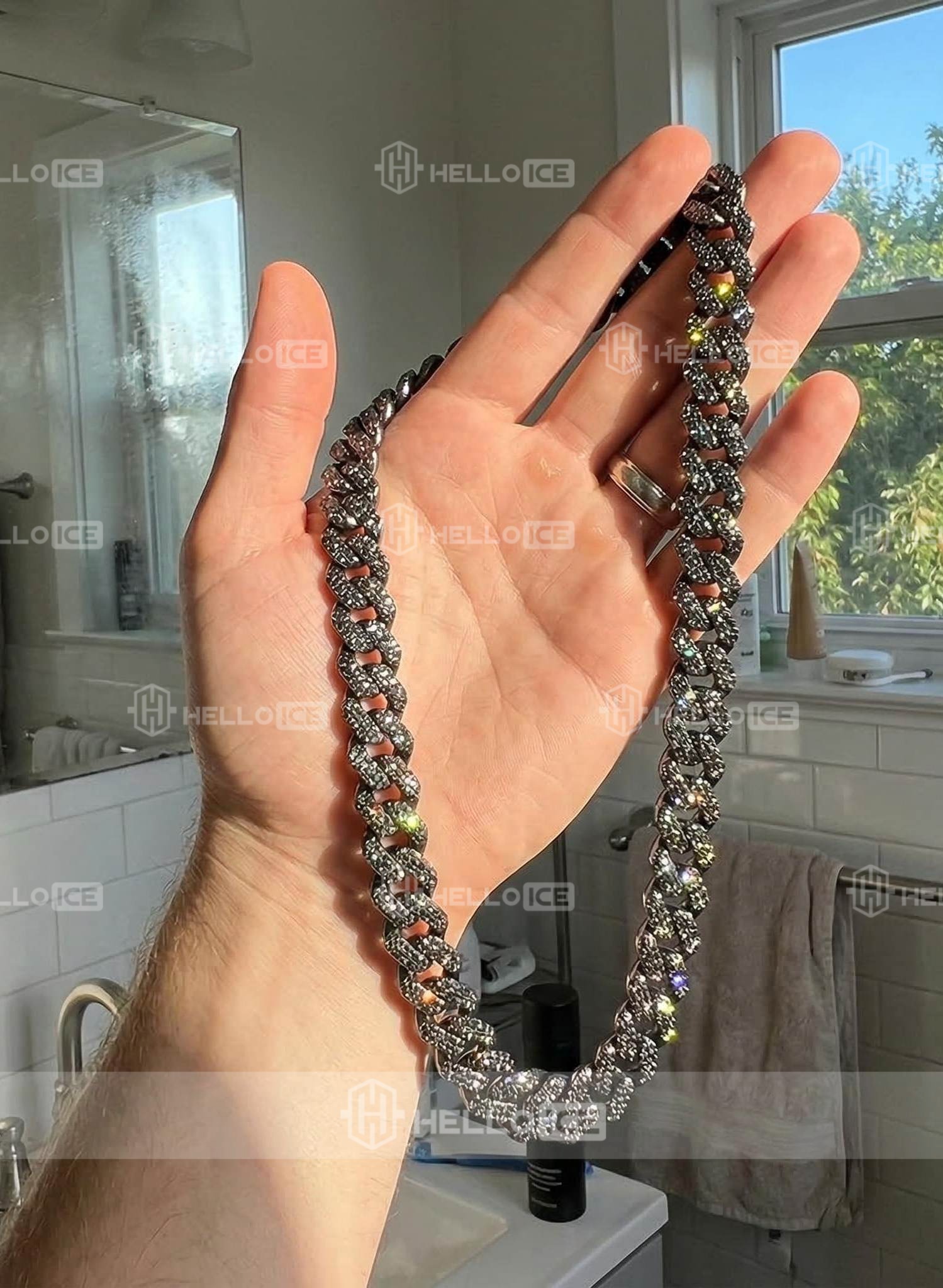 Helloice Review Image