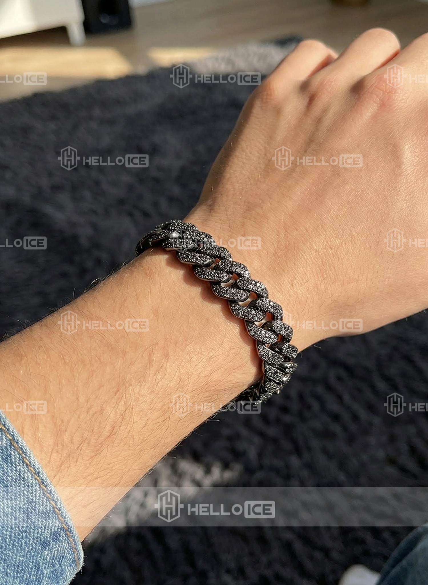 Helloice Review Image