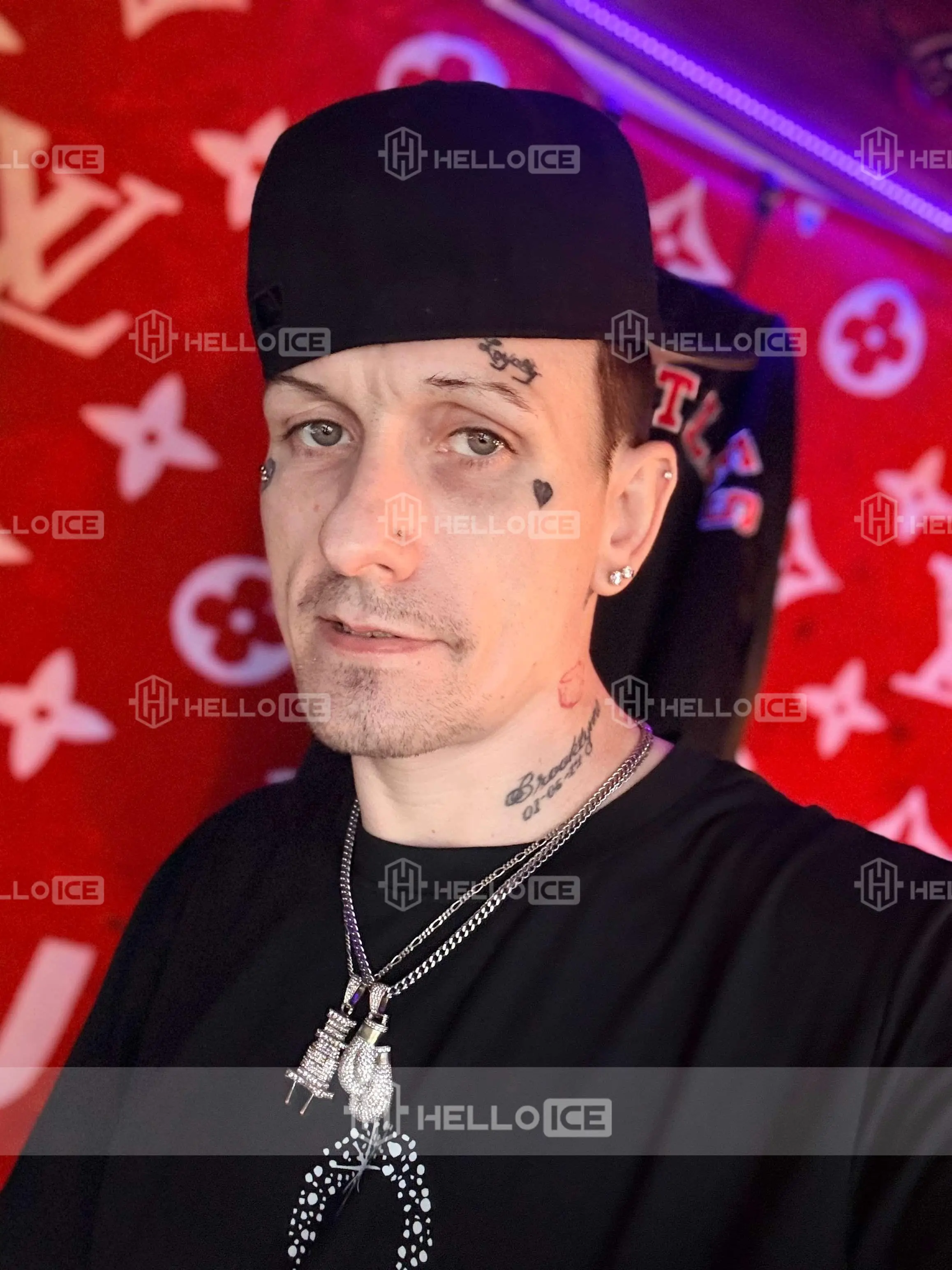 Helloice Review Image