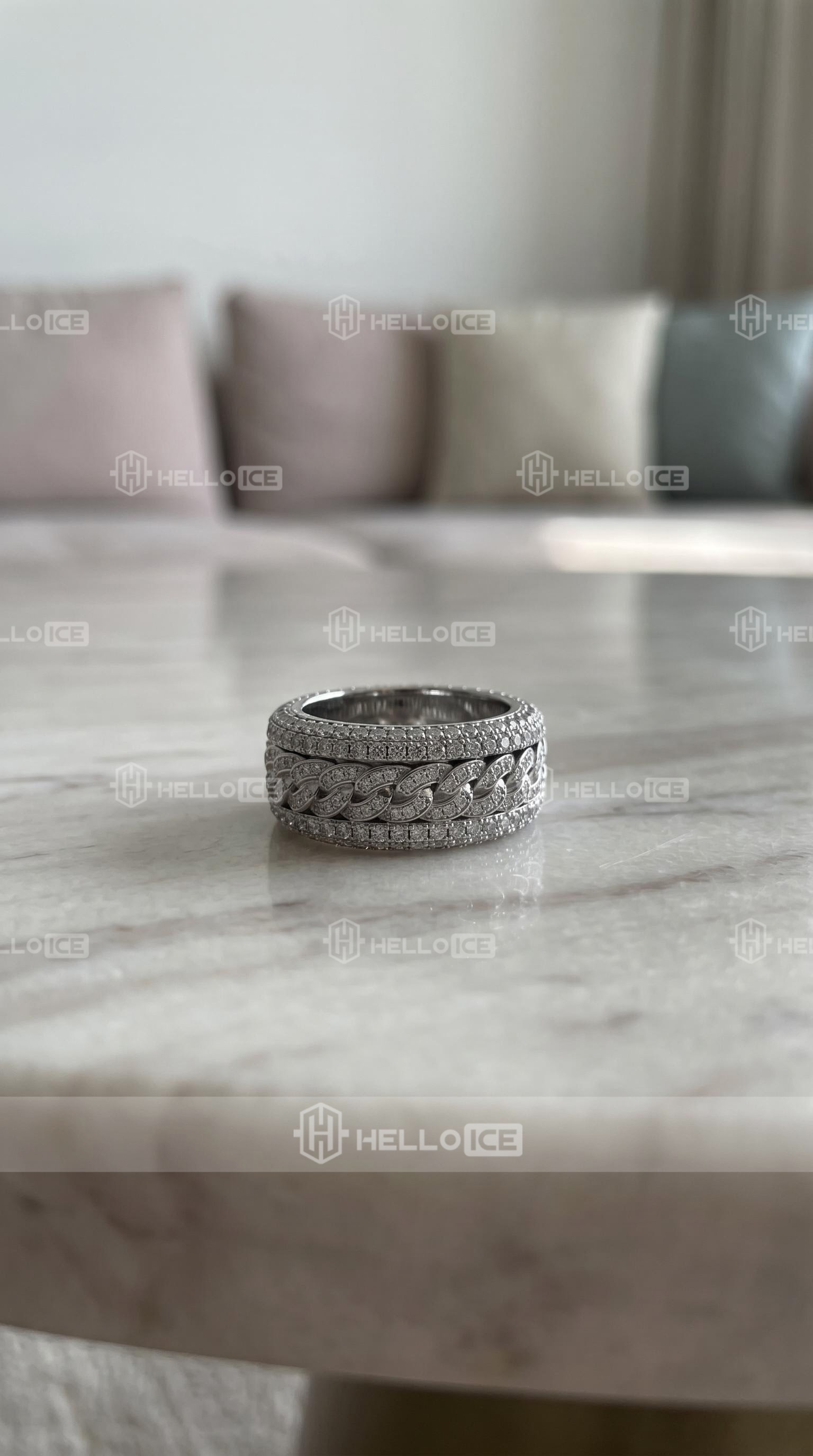 Helloice Review Image