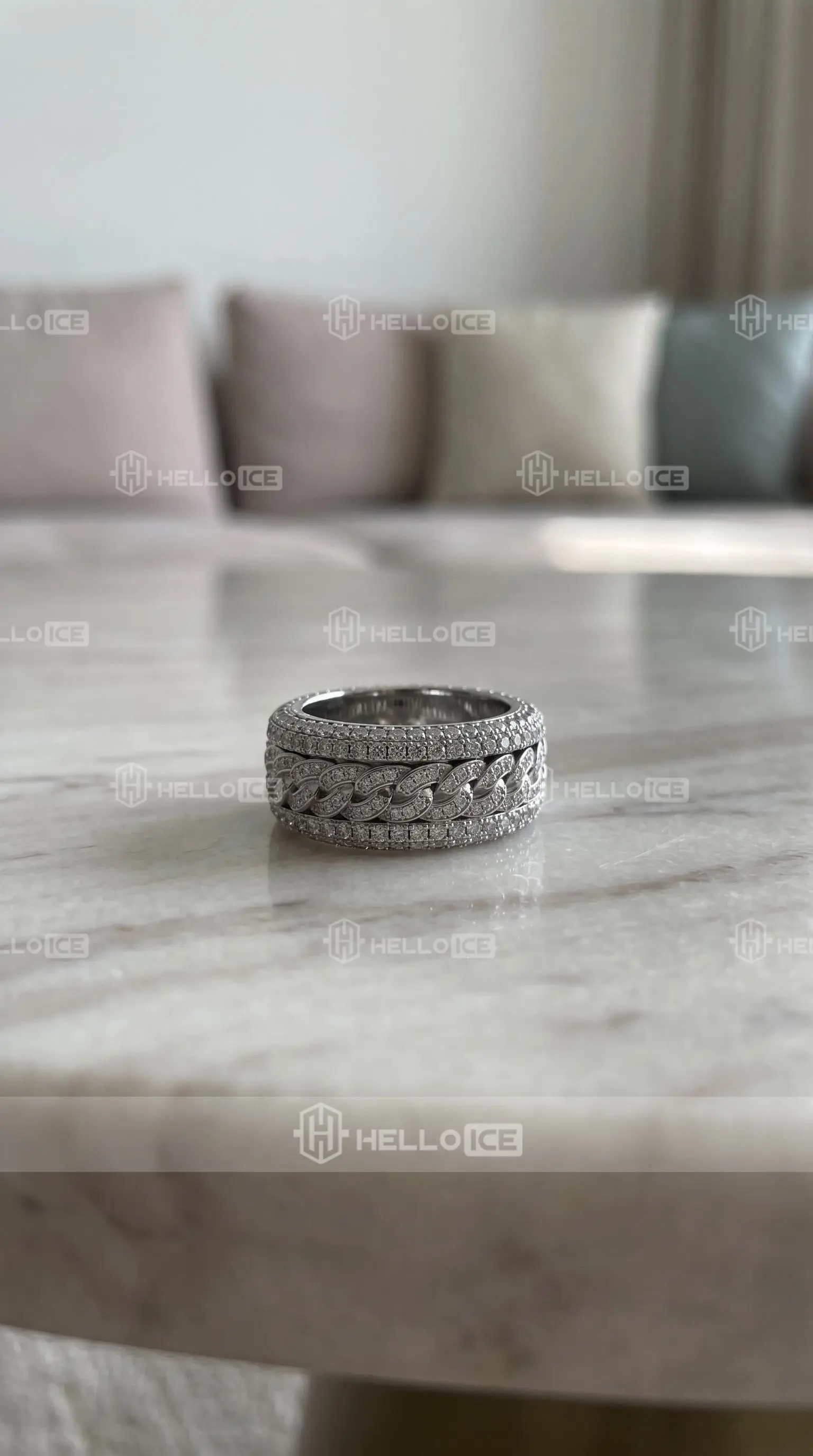 Helloice Review Image