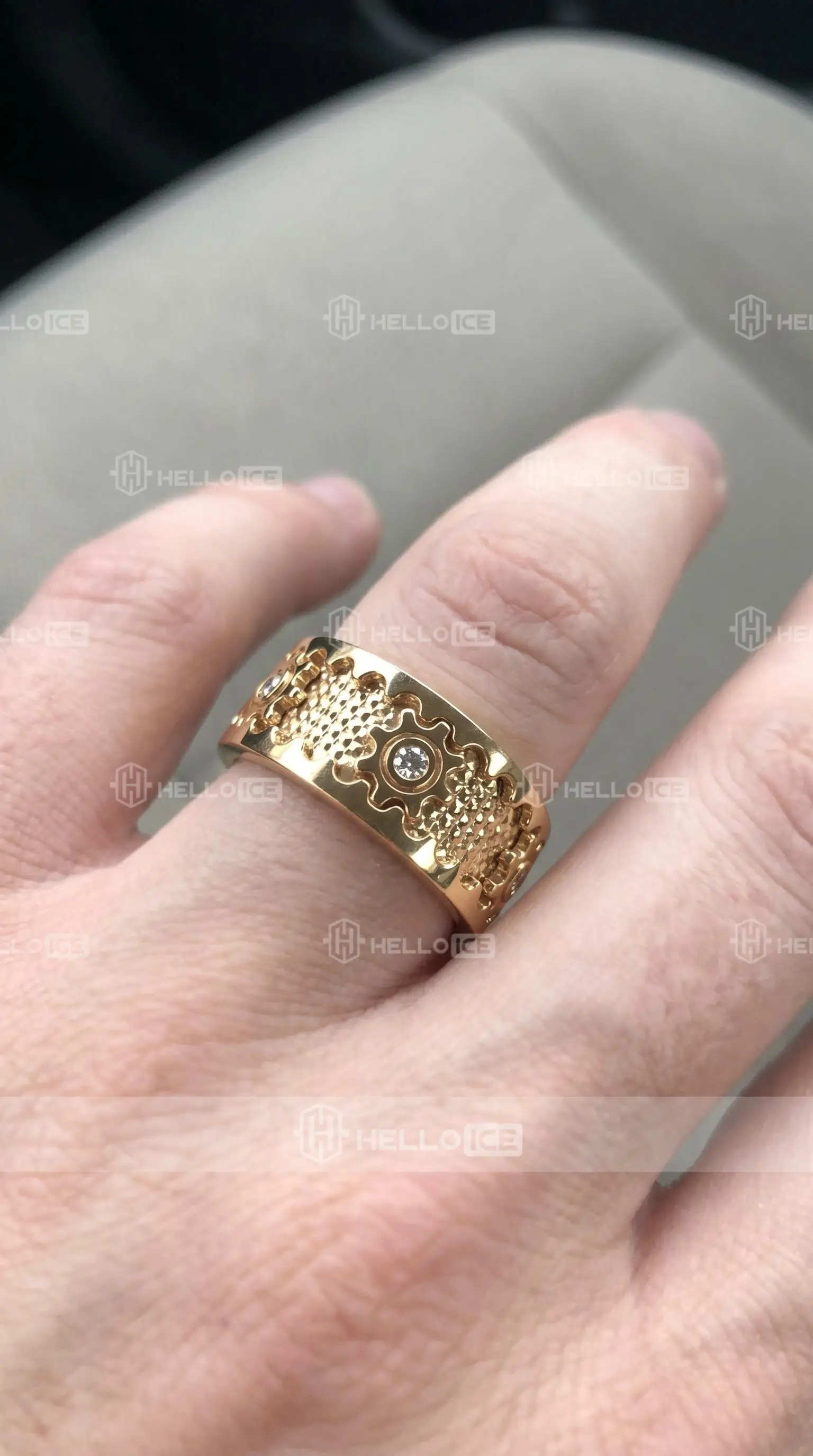 Helloice Review Image