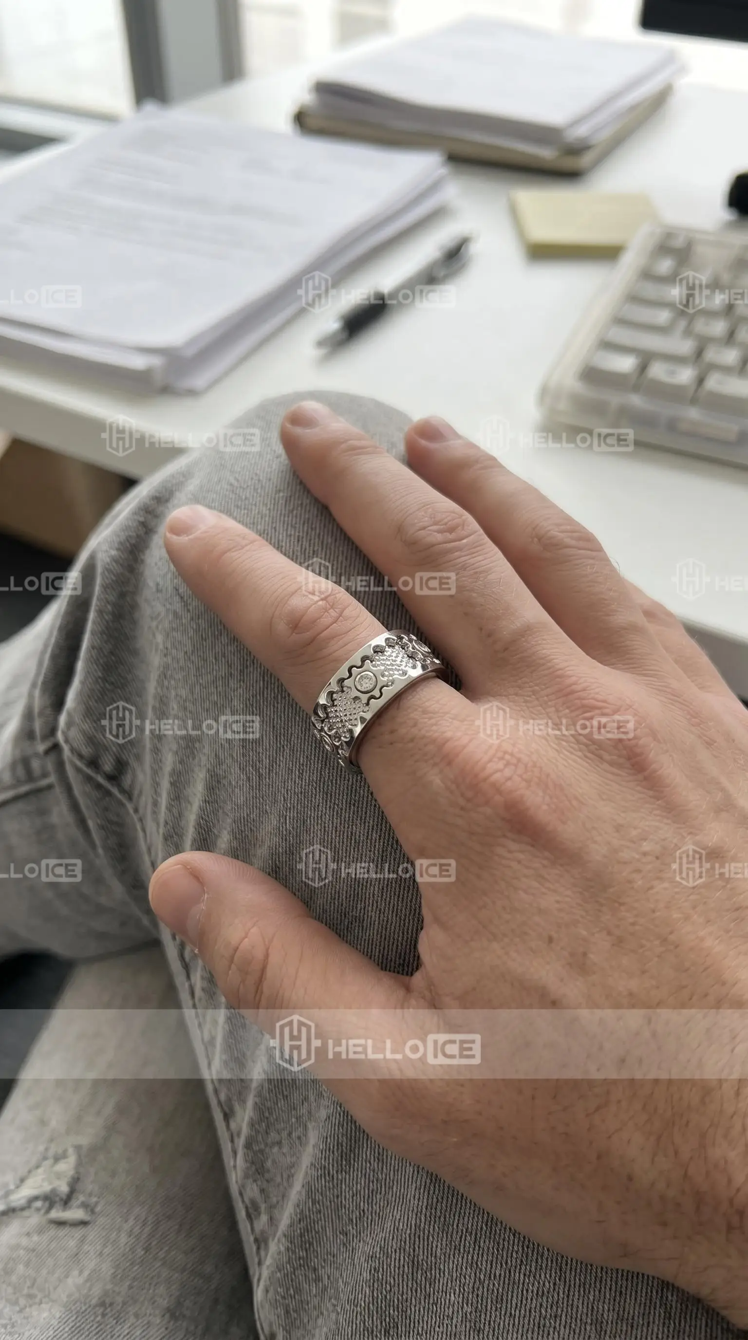 Helloice Review Image