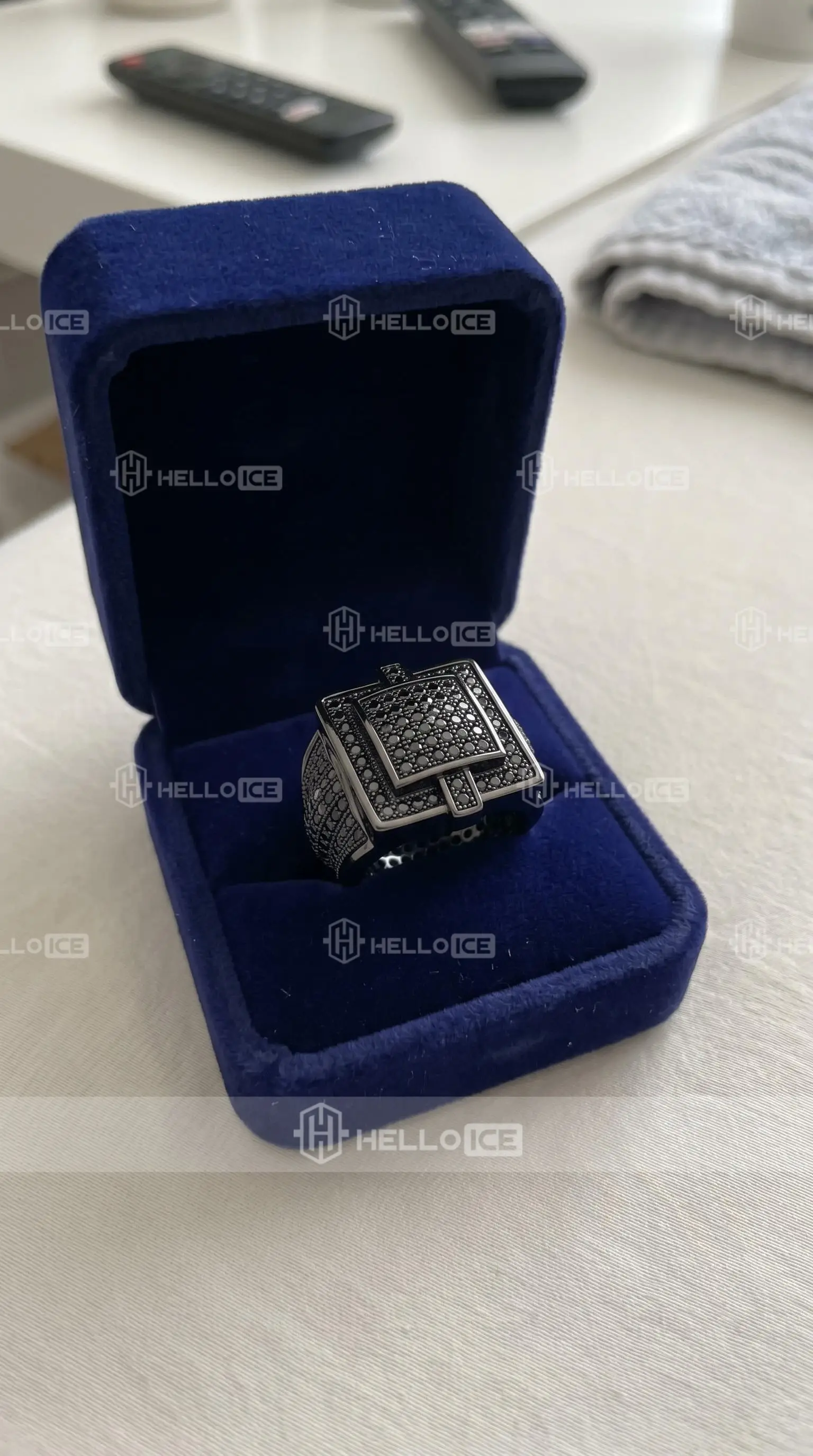 Helloice Review Image