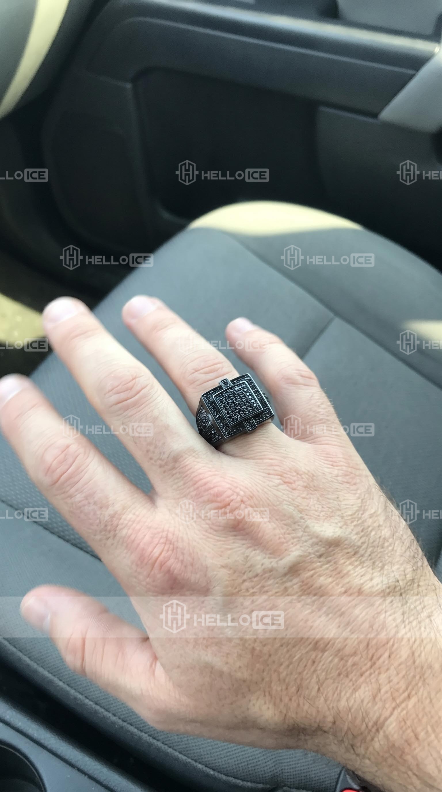 Helloice Review Image