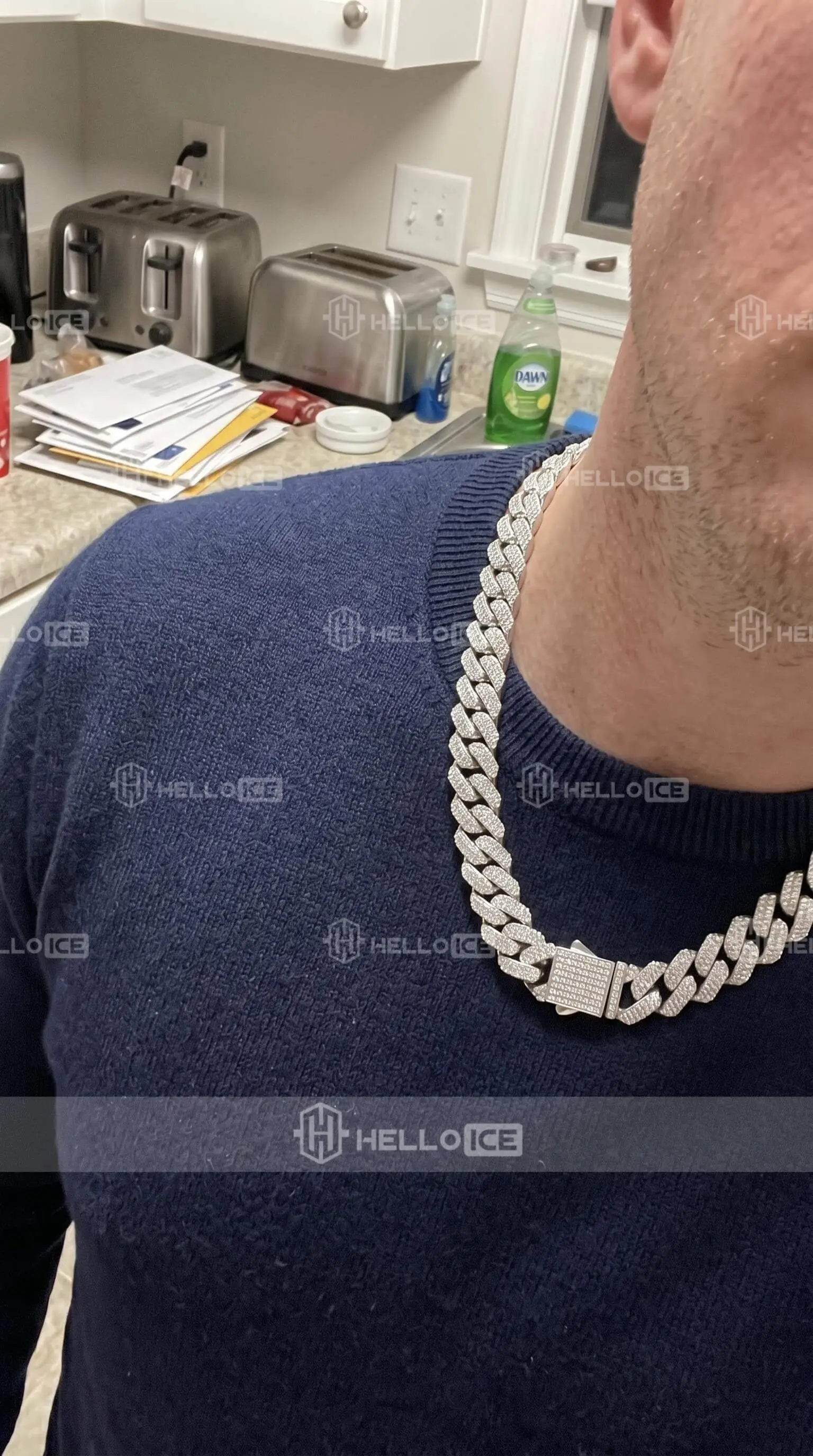 Helloice Review Image