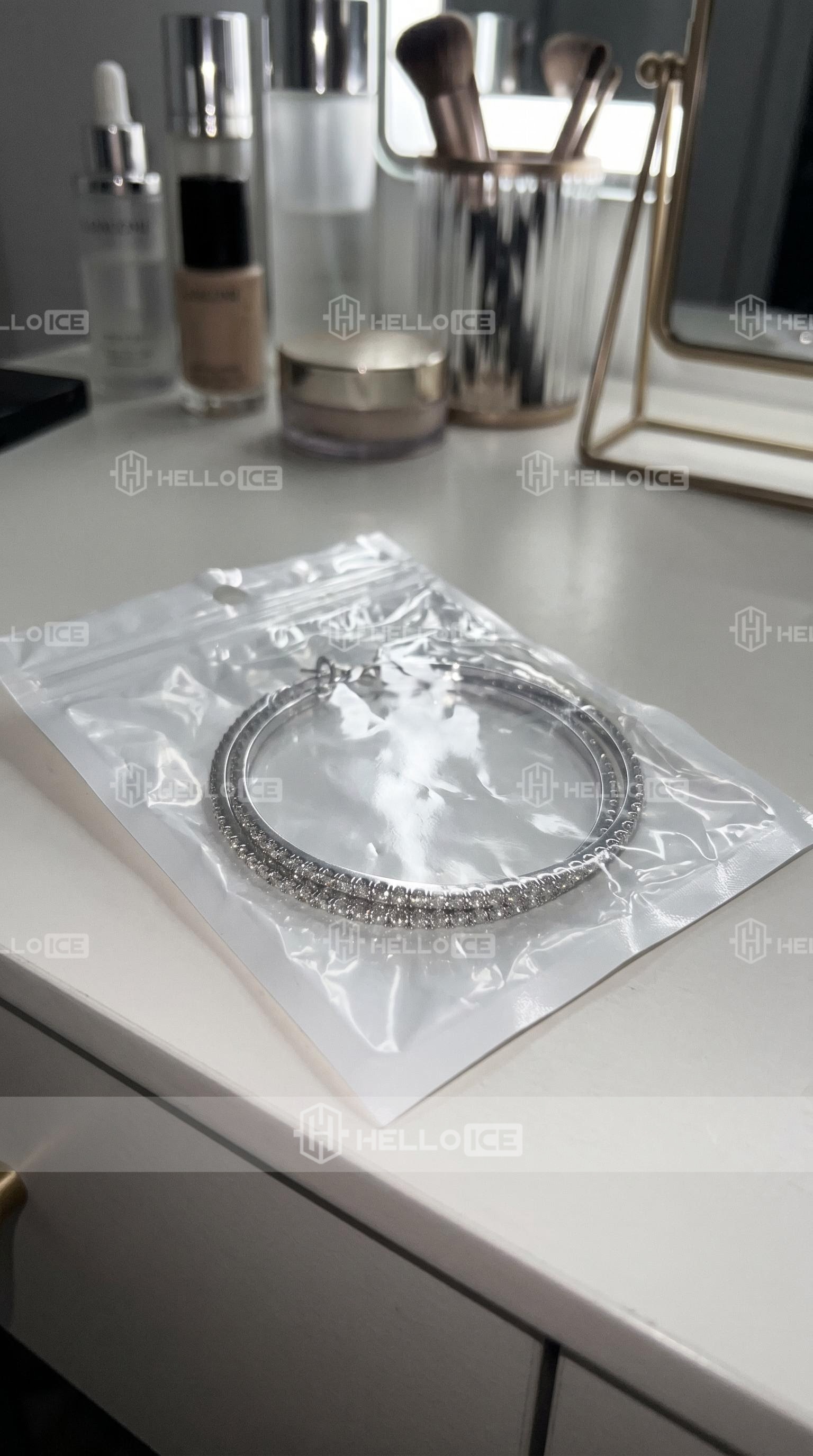 Helloice Review Image