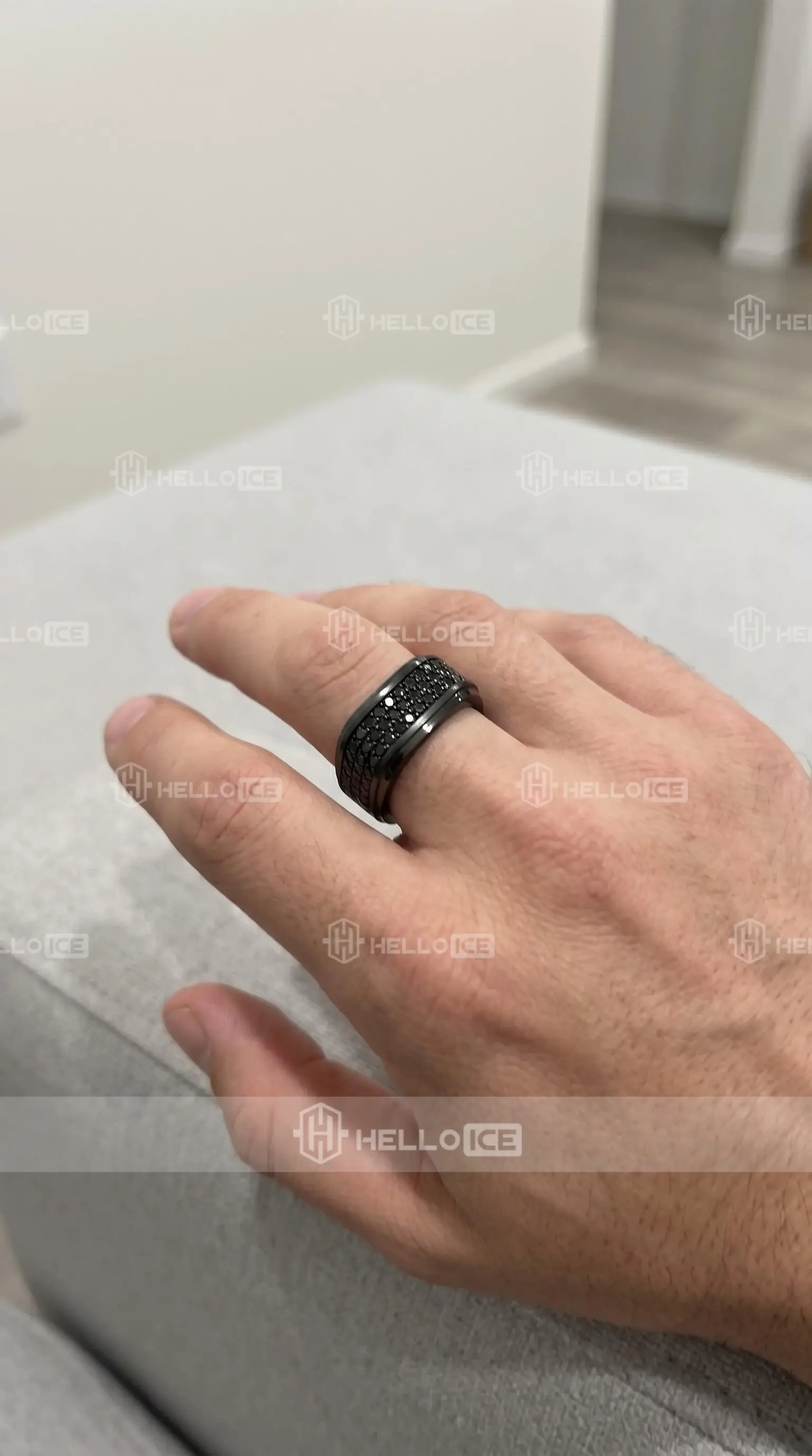 Helloice Review Image