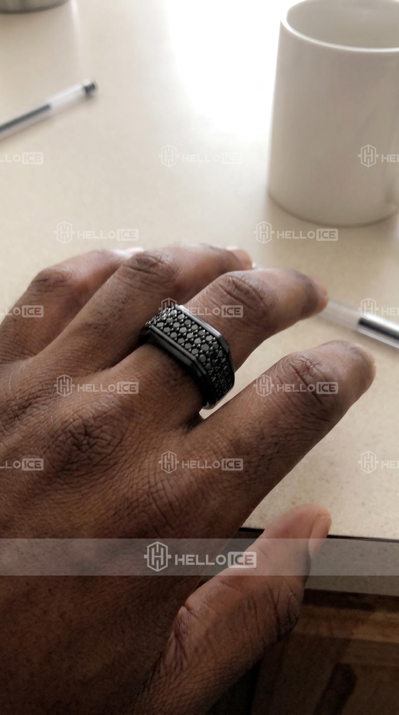 Helloice Review Image