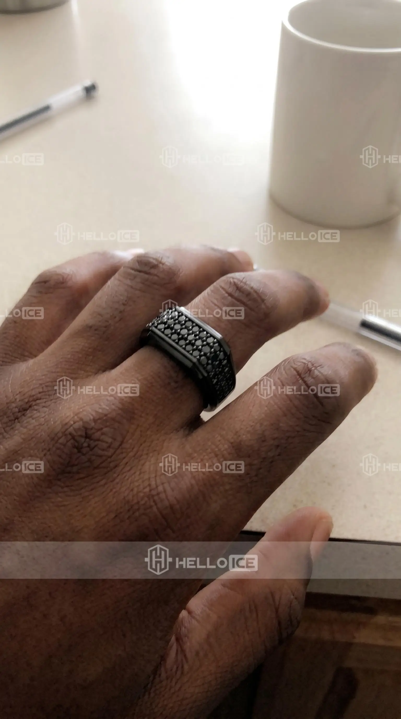 Helloice Review Image