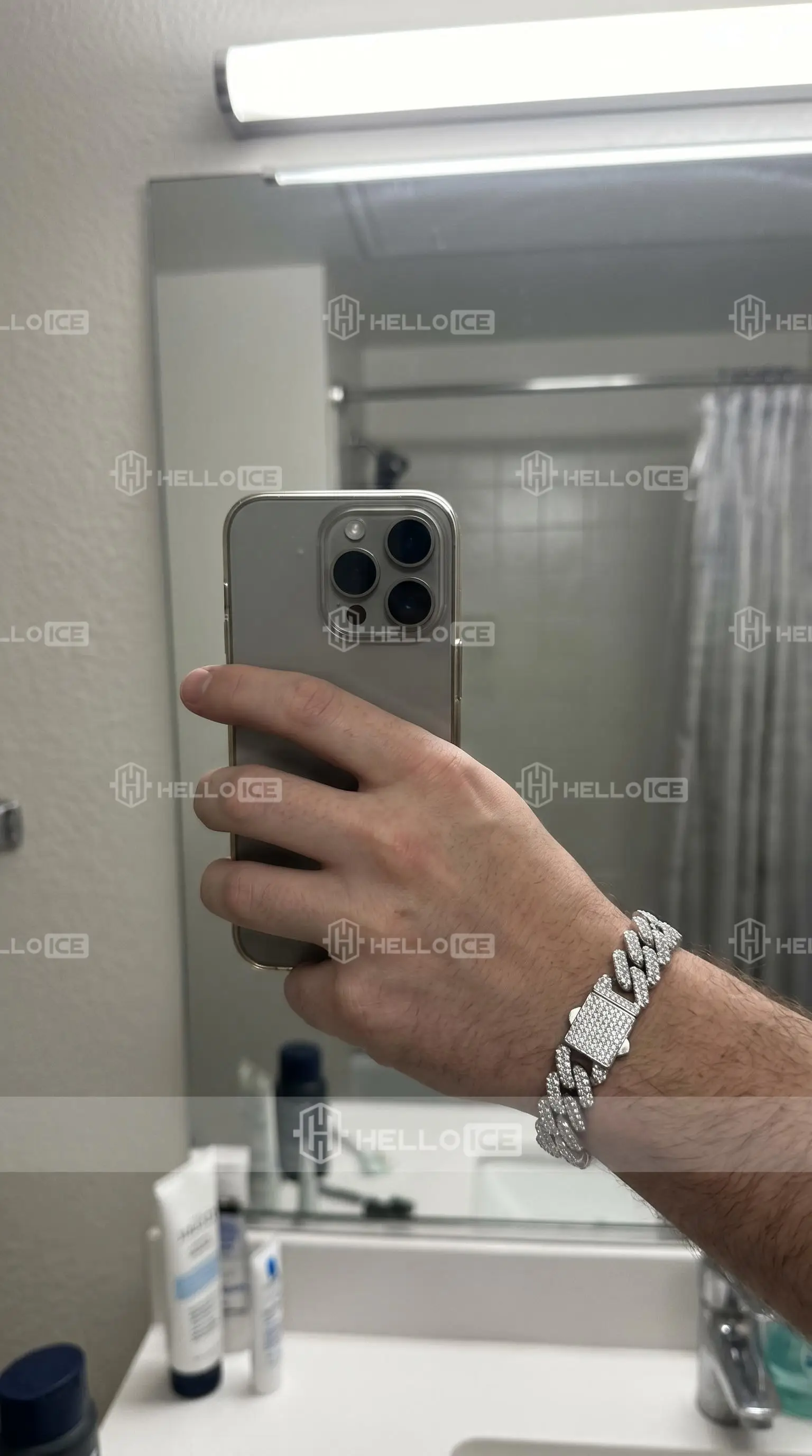 Helloice Review Image