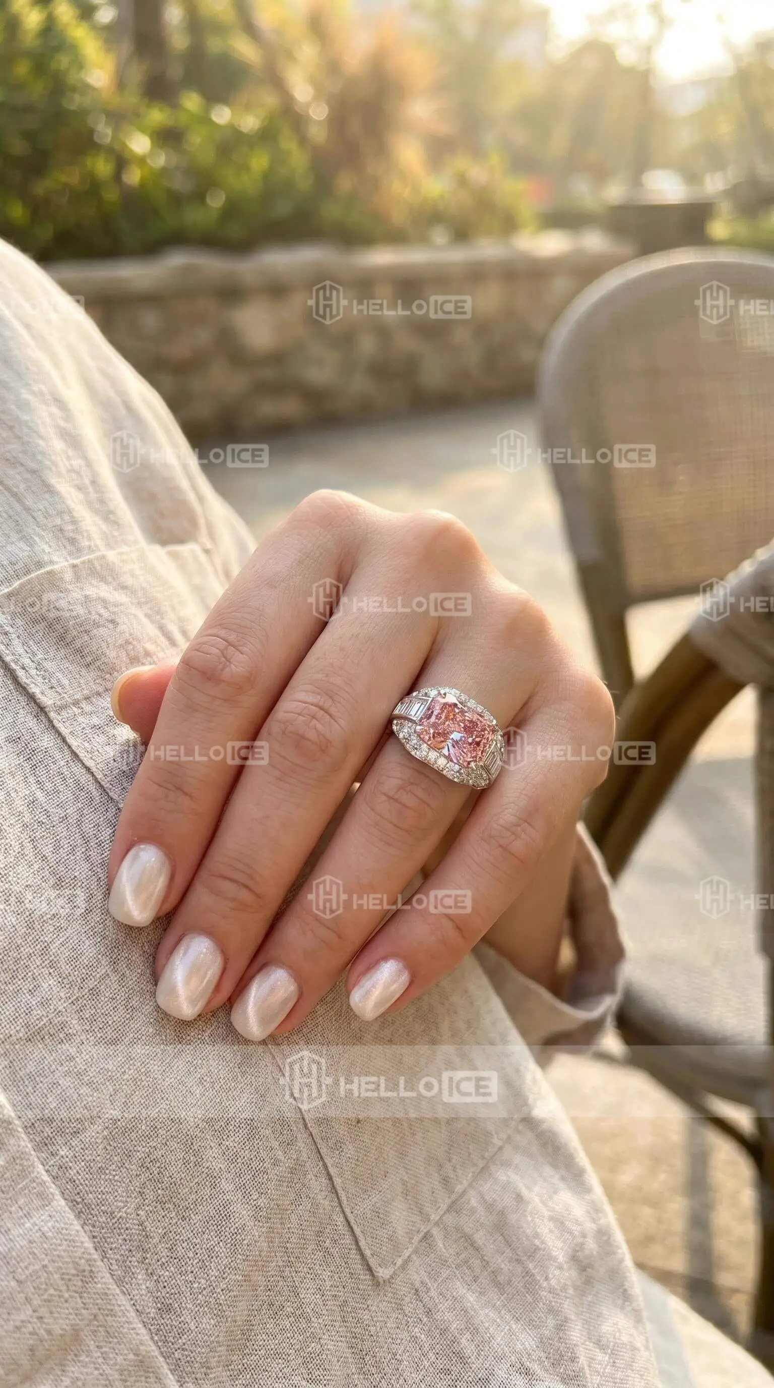 Helloice Review Image